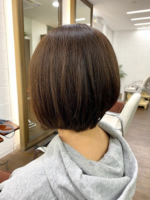 学芸大学美容室に、Hair Esthe Hi-Deは、あります。学芸大学美容院に、Hair Esthe Hi-Deはあります。Hair Esthe Hi-Deは目黒区学芸大学駅近くの美容室です。祐天寺美容室近くにも、Hair Esthe Hi-Deはあります。祐天寺美容院近くにも、Hair Esthe Hi-Deはあります。Hair Esthe Hi-Deは目黒区学芸大学駅近くの美容院です。Hair Esthe Hi-Deは髪にやさしく、が綺麗に艶髪になります。Hair Esthe Hi-Deカットがとても上手いです。得にボブやショートスタイルが得意で、スタイルがより立体的になります。なので立体感カットが、お客様に人気です。切りっぱなしボブやマッシュショートも得意です。カラーも評判よく、ニューアマトラカラーがお客様に高評価です。オーガニックなヘアカラー　香草カラー色葉も人気です。主に40代のお客様が多いです。40代ボブや40代ショートも得意です。脱白髪染めカラーも好評です。パーマもとても上手く、　クリープパーマがお客様に高評価クリープパーマしながら、髪は綺麗になります。Hair Esthe Hi-Deは、オープンした2003年からヘッドスパ「クリームバスヘアエステ」を提供しています。ヘッドスパ「クリームバスヘアエステ」は、頭皮の汚れを落とし且つ頭皮の保湿効果もあり髪に栄養を与え、艶々になります。プレミアム髪質改善トリートメントで、「イオンコネクト・トリートメント」も大好評です。コロナ感染対策を万全にしております。新型コロナウイルス感染拡大防止を徹底して、お客様が安心して来店出来るようにしております。お客様同士が接触しないよう、サロン自体を個室的にしています。