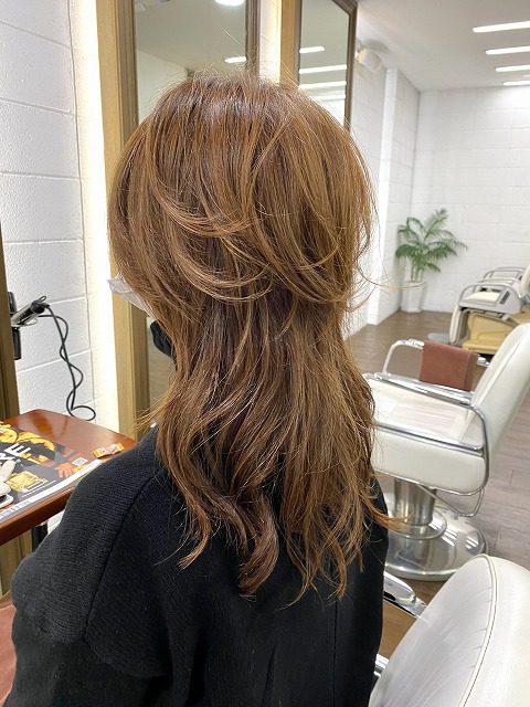 学芸大学美容室に、Hair Esthe Hi-Deは、あります。学芸大学美容院に、Hair Esthe Hi-Deはあります。Hair Esthe Hi-Deは目黒区学芸大学駅近くの美容室です。祐天寺美容室近くにも、Hair Esthe Hi-Deはあります。祐天寺美容院近くにも、Hair Esthe Hi-Deはあります。Hair Esthe Hi-Deは目黒区学芸大学駅近くの美容院です。Hair Esthe Hi-Deは髪にやさしく、が綺麗に艶髪になります。Hair Esthe Hi-Deカットがとても上手いです。得にボブやショートスタイルが得意で、スタイルがより立体的になります。なので立体感カットが、お客様に人気です。切りっぱなしボブやマッシュショートも得意です。カラーも評判よく、ニューアマトラカラーがお客様に高評価です。オーガニックなヘアカラー　香草カラー色葉も人気です。主に40代のお客様が多いです。40代ボブや40代ショートも得意です。脱白髪染めカラーも好評です。パーマもとても上手く、　クリープパーマがお客様に高評価クリープパーマしながら、髪は綺麗になります。Hair Esthe Hi-Deは、オープンした2003年からヘッドスパ「クリームバスヘアエステ」を提供しています。ヘッドスパ「クリームバスヘアエステ」は、頭皮の汚れを落とし且つ頭皮の保湿効果もあり髪に栄養を与え、艶々になります。プレミアム髪質改善トリートメントで、「イオンコネクト・トリートメント」も大好評です。コロナ感染対策を万全にしております。新型コロナウイルス感染拡大防止を徹底して、お客様が安心して来店出来るようにしております。お客様同士が接触しないよう、サロン自体を個室的にしています。