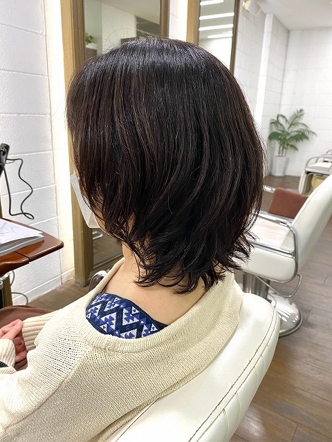 学芸大学美容室に、Hair Esthe Hi-Deは、あります。学芸大学美容院に、Hair Esthe Hi-Deはあります。Hair Esthe Hi-Deは目黒区学芸大学駅近くの美容室です。祐天寺美容室近くにも、Hair Esthe Hi-Deはあります。祐天寺美容院近くにも、Hair Esthe Hi-Deはあります。Hair Esthe Hi-Deは目黒区学芸大学駅近くの美容院です。Hair Esthe Hi-Deは髪にやさしく、が綺麗に艶髪になります。Hair Esthe Hi-Deカットがとても上手いです。得にボブやショートスタイルが得意で、スタイルがより立体的になります。なので立体感カットが、お客様に人気です。切りっぱなしボブやマッシュショートも得意です。カラーも評判よく、ニューアマトラカラーがお客様に高評価です。オーガニックなヘアカラー　香草カラー色葉も人気です。主に40代のお客様が多いです。40代ボブや40代ショートも得意です。脱白髪染めカラーも好評です。パーマもとても上手く、　クリープパーマがお客様に高評価クリープパーマしながら、髪は綺麗になります。Hair Esthe Hi-Deは、オープンした2003年からヘッドスパ「クリームバスヘアエステ」を提供しています。ヘッドスパ「クリームバスヘアエステ」は、頭皮の汚れを落とし且つ頭皮の保湿効果もあり髪に栄養を与え、艶々になります。プレミアム髪質改善トリートメントで、「イオンコネクト・トリートメント」も大好評です。コロナ感染対策を万全にしております。新型コロナウイルス感染拡大防止を徹底して、お客様が安心して来店出来るようにしております。お客様同士が接触しないよう、サロン自体を個室的にしています。