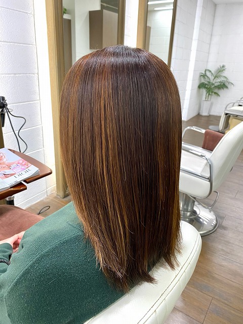 学芸大学美容室に、Hair Esthe Hi-Deは、あります。学芸大学美容院に、Hair Esthe Hi-Deはあります。Hair Esthe Hi-Deは目黒区学芸大学駅近くの美容室です。祐天寺美容室近くにも、Hair Esthe Hi-Deはあります。祐天寺美容院近くにも、Hair Esthe Hi-Deはあります。Hair Esthe Hi-Deは目黒区学芸大学駅近くの美容院です。Hair Esthe Hi-Deは髪にやさしく、が綺麗に艶髪になります。Hair Esthe Hi-Deカットがとても上手いです。得にボブやショートスタイルが得意で、スタイルがより立体的になります。なので立体感カットが、お客様に人気です。切りっぱなしボブやマッシュショートも得意です。カラーも評判よく、ニューアマトラカラーがお客様に高評価です。オーガニックなヘアカラー　香草カラー色葉も人気です。主に40代のお客様が多いです。40代ボブや40代ショートも得意です。脱白髪染めカラーも好評です。パーマもとても上手く、　クリープパーマがお客様に高評価クリープパーマしながら、髪は綺麗になります。Hair Esthe Hi-Deは、オープンした2003年からヘッドスパ「クリームバスヘアエステ」を提供しています。ヘッドスパ「クリームバスヘアエステ」は、頭皮の汚れを落とし且つ頭皮の保湿効果もあり髪に栄養を与え、艶々になります。プレミアム髪質改善トリートメントで、「イオンコネクト・トリートメント」も大好評です。コロナ感染対策を万全にしております。新型コロナウイルス感染拡大防止を徹底して、お客様が安心して来店出来るようにしております。お客様同士が接触しないよう、サロン自体を個室的にしています。