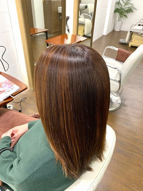 学芸大学美容室に、Hair Esthe Hi-Deは、あります。学芸大学美容院に、Hair Esthe Hi-Deはあります。Hair Esthe Hi-Deは目黒区学芸大学駅近くの美容室です。祐天寺美容室近くにも、Hair Esthe Hi-Deはあります。祐天寺美容院近くにも、Hair Esthe Hi-Deはあります。Hair Esthe Hi-Deは目黒区学芸大学駅近くの美容院です。Hair Esthe Hi-Deは髪にやさしく、が綺麗に艶髪になります。Hair Esthe Hi-Deカットがとても上手いです。得にボブやショートスタイルが得意で、スタイルがより立体的になります。なので立体感カットが、お客様に人気です。切りっぱなしボブやマッシュショートも得意です。カラーも評判よく、ニューアマトラカラーがお客様に高評価です。オーガニックなヘアカラー　香草カラー色葉も人気です。主に40代のお客様が多いです。40代ボブや40代ショートも得意です。脱白髪染めカラーも好評です。パーマもとても上手く、　クリープパーマがお客様に高評価クリープパーマしながら、髪は綺麗になります。Hair Esthe Hi-Deは、オープンした2003年からヘッドスパ「クリームバスヘアエステ」を提供しています。ヘッドスパ「クリームバスヘアエステ」は、頭皮の汚れを落とし且つ頭皮の保湿効果もあり髪に栄養を与え、艶々になります。プレミアム髪質改善トリートメントで、「イオンコネクト・トリートメント」も大好評です。コロナ感染対策を万全にしております。新型コロナウイルス感染拡大防止を徹底して、お客様が安心して来店出来るようにしております。お客様同士が接触しないよう、サロン自体を個室的にしています。