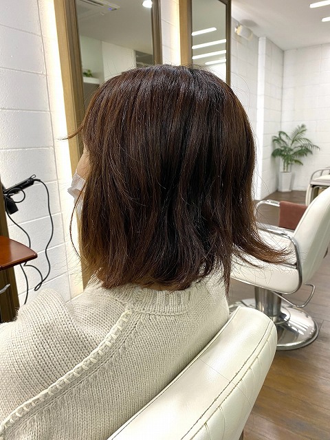 学芸大学美容室に、Hair Esthe Hi-Deは、あります。学芸大学美容院に、Hair Esthe Hi-Deはあります。Hair Esthe Hi-Deは目黒区学芸大学駅近くの美容室です。祐天寺美容室近くにも、Hair Esthe Hi-Deはあります。祐天寺美容院近くにも、Hair Esthe Hi-Deはあります。Hair Esthe Hi-Deは目黒区学芸大学駅近くの美容院です。Hair Esthe Hi-Deは髪にやさしく、が綺麗に艶髪になります。Hair Esthe Hi-Deカットがとても上手いです。得にボブやショートスタイルが得意で、スタイルがより立体的になります。なので立体感カットが、お客様に人気です。切りっぱなしボブやマッシュショートも得意です。カラーも評判よく、ニューアマトラカラーがお客様に高評価です。オーガニックなヘアカラー　香草カラー色葉も人気です。主に40代のお客様が多いです。40代ボブや40代ショートも得意です。脱白髪染めカラーも好評です。パーマもとても上手く、　クリープパーマがお客様に高評価クリープパーマしながら、髪は綺麗になります。Hair Esthe Hi-Deは、オープンした2003年からヘッドスパ「クリームバスヘアエステ」を提供しています。ヘッドスパ「クリームバスヘアエステ」は、頭皮の汚れを落とし且つ頭皮の保湿効果もあり髪に栄養を与え、艶々になります。プレミアム髪質改善トリートメントで、「イオンコネクト・トリートメント」も大好評です。コロナ感染対策を万全にしております。新型コロナウイルス感染拡大防止を徹底して、お客様が安心して来店出来るようにしております。お客様同士が接触しないよう、サロン自体を個室的にしています。