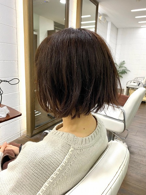 学芸大学美容室に、Hair Esthe Hi-Deは、あります。学芸大学美容院に、Hair Esthe Hi-Deはあります。Hair Esthe Hi-Deは目黒区学芸大学駅近くの美容室です。祐天寺美容室近くにも、Hair Esthe Hi-Deはあります。祐天寺美容院近くにも、Hair Esthe Hi-Deはあります。Hair Esthe Hi-Deは目黒区学芸大学駅近くの美容院です。Hair Esthe Hi-Deは髪にやさしく、が綺麗に艶髪になります。Hair Esthe Hi-Deカットがとても上手いです。得にボブやショートスタイルが得意で、スタイルがより立体的になります。なので立体感カットが、お客様に人気です。切りっぱなしボブやマッシュショートも得意です。カラーも評判よく、ニューアマトラカラーがお客様に高評価です。オーガニックなヘアカラー　香草カラー色葉も人気です。主に40代のお客様が多いです。40代ボブや40代ショートも得意です。脱白髪染めカラーも好評です。パーマもとても上手く、　クリープパーマがお客様に高評価クリープパーマしながら、髪は綺麗になります。Hair Esthe Hi-Deは、オープンした2003年からヘッドスパ「クリームバスヘアエステ」を提供しています。ヘッドスパ「クリームバスヘアエステ」は、頭皮の汚れを落とし且つ頭皮の保湿効果もあり髪に栄養を与え、艶々になります。プレミアム髪質改善トリートメントで、「イオンコネクト・トリートメント」も大好評です。コロナ感染対策を万全にしております。新型コロナウイルス感染拡大防止を徹底して、お客様が安心して来店出来るようにしております。お客様同士が接触しないよう、サロン自体を個室的にしています。