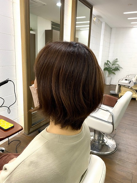 学芸大学美容室に、Hair Esthe Hi-Deは、あります。学芸大学美容院に、Hair Esthe Hi-Deはあります。Hair Esthe Hi-Deは目黒区学芸大学駅近くの美容室です。祐天寺美容室近くにも、Hair Esthe Hi-Deはあります。祐天寺美容院近くにも、Hair Esthe Hi-Deはあります。Hair Esthe Hi-Deは目黒区学芸大学駅近くの美容院です。Hair Esthe Hi-Deは髪にやさしく、が綺麗に艶髪になります。Hair Esthe Hi-Deカットがとても上手いです。得にボブやショートスタイルが得意で、スタイルがより立体的になります。なので立体感カットが、お客様に人気です。切りっぱなしボブやマッシュショートも得意です。カラーも評判よく、ニューアマトラカラーがお客様に高評価です。オーガニックなヘアカラー　香草カラー色葉も人気です。主に40代のお客様が多いです。40代ボブや40代ショートも得意です。脱白髪染めカラーも好評です。パーマもとても上手く、　クリープパーマがお客様に高評価クリープパーマしながら、髪は綺麗になります。Hair Esthe Hi-Deは、オープンした2003年からヘッドスパ「クリームバスヘアエステ」を提供しています。ヘッドスパ「クリームバスヘアエステ」は、頭皮の汚れを落とし且つ頭皮の保湿効果もあり髪に栄養を与え、艶々になります。プレミアム髪質改善トリートメントで、「イオンコネクト・トリートメント」も大好評です。コロナ感染対策を万全にしております。新型コロナウイルス感染拡大防止を徹底して、お客様が安心して来店出来るようにしております。お客様同士が接触しないよう、サロン自体を個室的にしています。