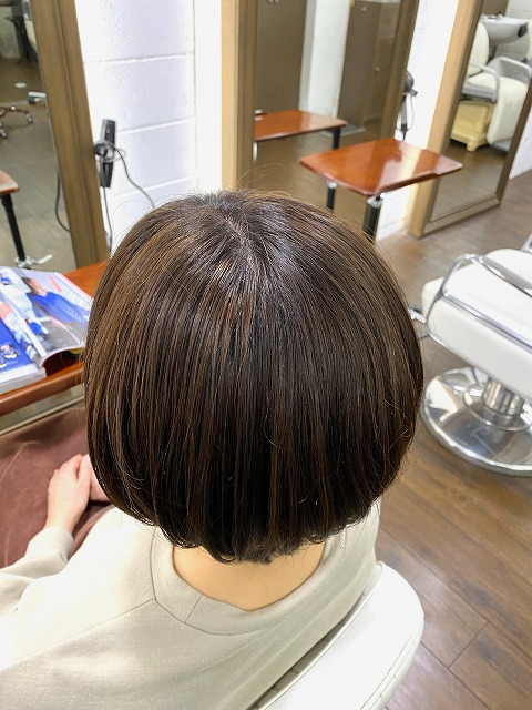 学芸大学美容室に、Hair Esthe Hi-Deは、あります。学芸大学美容院に、Hair Esthe Hi-Deはあります。Hair Esthe Hi-Deは目黒区学芸大学駅近くの美容室です。祐天寺美容室近くにも、Hair Esthe Hi-Deはあります。祐天寺美容院近くにも、Hair Esthe Hi-Deはあります。Hair Esthe Hi-Deは目黒区学芸大学駅近くの美容院です。Hair Esthe Hi-Deは髪にやさしく、が綺麗に艶髪になります。Hair Esthe Hi-Deカットがとても上手いです。得にボブやショートスタイルが得意で、スタイルがより立体的になります。なので立体感カットが、お客様に人気です。切りっぱなしボブやマッシュショートも得意です。カラーも評判よく、ニューアマトラカラーがお客様に高評価です。オーガニックなヘアカラー　香草カラー色葉も人気です。主に40代のお客様が多いです。40代ボブや40代ショートも得意です。脱白髪染めカラーも好評です。パーマもとても上手く、　クリープパーマがお客様に高評価クリープパーマしながら、髪は綺麗になります。Hair Esthe Hi-Deは、オープンした2003年からヘッドスパ「クリームバスヘアエステ」を提供しています。ヘッドスパ「クリームバスヘアエステ」は、頭皮の汚れを落とし且つ頭皮の保湿効果もあり髪に栄養を与え、艶々になります。プレミアム髪質改善トリートメントで、「イオンコネクト・トリートメント」も大好評です。コロナ感染対策を万全にしております。新型コロナウイルス感染拡大防止を徹底して、お客様が安心して来店出来るようにしております。お客様同士が接触しないよう、サロン自体を個室的にしています。