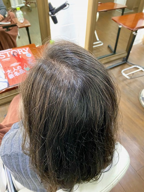 学芸大学美容室に、Hair Esthe Hi-Deは、あります。学芸大学美容院に、Hair Esthe Hi-Deはあります。Hair Esthe Hi-Deは目黒区学芸大学駅近くの美容室です。祐天寺美容室近くにも、Hair Esthe Hi-Deはあります。祐天寺美容院近くにも、Hair Esthe Hi-Deはあります。Hair Esthe Hi-Deは目黒区学芸大学駅近くの美容院です。Hair Esthe Hi-Deは髪にやさしく、が綺麗に艶髪になります。Hair Esthe Hi-Deカットがとても上手いです。得にボブやショートスタイルが得意で、スタイルがより立体的になります。なので立体感カットが、お客様に人気です。切りっぱなしボブやマッシュショートも得意です。カラーも評判よく、ニューアマトラカラーがお客様に高評価です。オーガニックなヘアカラー　香草カラー色葉も人気です。主に40代のお客様が多いです。40代ボブや40代ショートも得意です。脱白髪染めカラーも好評です。パーマもとても上手く、　クリープパーマがお客様に高評価クリープパーマしながら、髪は綺麗になります。Hair Esthe Hi-Deは、オープンした2003年からヘッドスパ「クリームバスヘアエステ」を提供しています。ヘッドスパ「クリームバスヘアエステ」は、頭皮の汚れを落とし且つ頭皮の保湿効果もあり髪に栄養を与え、艶々になります。プレミアム髪質改善トリートメントで、「イオンコネクト・トリートメント」も大好評です。コロナ感染対策を万全にしております。新型コロナウイルス感染拡大防止を徹底して、お客様が安心して来店出来るようにしております。お客様同士が接触しないよう、サロン自体を個室的にしています。