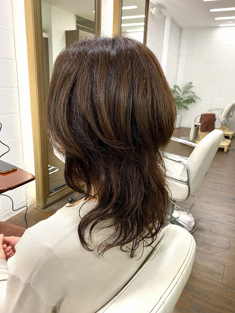 学芸大学美容室に、Hair Esthe Hi-Deは、あります。学芸大学美容院に、Hair Esthe Hi-Deはあります。Hair Esthe Hi-Deは目黒区学芸大学駅近くの美容室です。祐天寺美容室近くにも、Hair Esthe Hi-Deはあります。祐天寺美容院近くにも、Hair Esthe Hi-Deはあります。Hair Esthe Hi-Deは目黒区学芸大学駅近くの美容院です。Hair Esthe Hi-Deは髪にやさしく、が綺麗に艶髪になります。Hair Esthe Hi-Deカットがとても上手いです。得にボブやショートスタイルが得意で、スタイルがより立体的になります。なので立体感カットが、お客様に人気です。切りっぱなしボブやマッシュショートも得意です。カラーも評判よく、ニューアマトラカラーがお客様に高評価です。オーガニックなヘアカラー　香草カラー色葉も人気です。主に40代のお客様が多いです。40代ボブや40代ショートも得意です。脱白髪染めカラーも好評です。パーマもとても上手く、　クリープパーマがお客様に高評価クリープパーマしながら、髪は綺麗になります。Hair Esthe Hi-Deは、オープンした2003年からヘッドスパ「クリームバスヘアエステ」を提供しています。ヘッドスパ「クリームバスヘアエステ」は、頭皮の汚れを落とし且つ頭皮の保湿効果もあり髪に栄養を与え、艶々になります。プレミアム髪質改善トリートメントで、「イオンコネクト・トリートメント」も大好評です。コロナ感染対策を万全にしております。新型コロナウイルス感染拡大防止を徹底して、お客様が安心して来店出来るようにしております。お客様同士が接触しないよう、サロン自体を個室的にしています。