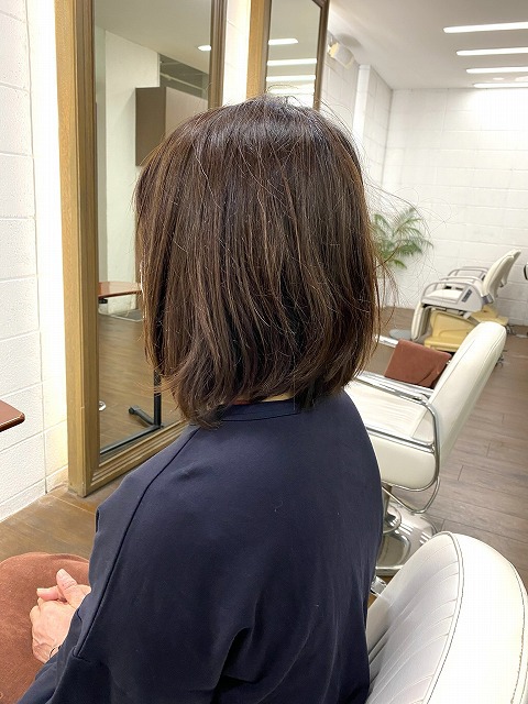 学芸大学美容室に、Hair Esthe Hi-Deは、あります。学芸大学美容院に、Hair Esthe Hi-Deはあります。Hair Esthe Hi-Deは目黒区学芸大学駅近くの美容室です。祐天寺美容室近くにも、Hair Esthe Hi-Deはあります。祐天寺美容院近くにも、Hair Esthe Hi-Deはあります。Hair Esthe Hi-Deは目黒区学芸大学駅近くの美容院です。Hair Esthe Hi-Deは髪にやさしく、が綺麗に艶髪になります。Hair Esthe Hi-Deカットがとても上手いです。得にボブやショートスタイルが得意で、スタイルがより立体的になります。なので立体感カットが、お客様に人気です。切りっぱなしボブやマッシュショートも得意です。カラーも評判よく、ニューアマトラカラーがお客様に高評価です。オーガニックなヘアカラー　香草カラー色葉も人気です。主に40代のお客様が多いです。40代ボブや40代ショートも得意です。脱白髪染めカラーも好評です。パーマもとても上手く、　クリープパーマがお客様に高評価クリープパーマしながら、髪は綺麗になります。Hair Esthe Hi-Deは、オープンした2003年からヘッドスパ「クリームバスヘアエステ」を提供しています。ヘッドスパ「クリームバスヘアエステ」は、頭皮の汚れを落とし且つ頭皮の保湿効果もあり髪に栄養を与え、艶々になります。プレミアム髪質改善トリートメントで、「イオンコネクト・トリートメント」も大好評です。コロナ感染対策を万全にしております。新型コロナウイルス感染拡大防止を徹底して、お客様が安心して来店出来るようにしております。お客様同士が接触しないよう、サロン自体を個室的にしています。