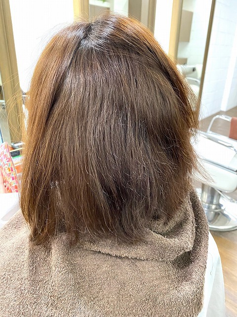 学芸大学美容室に、Hair Esthe Hi-Deは、あります。学芸大学美容院に、Hair Esthe Hi-Deはあります。Hair Esthe Hi-Deは目黒区学芸大学駅近くの美容室です。祐天寺美容室近くにも、Hair Esthe Hi-Deはあります。祐天寺美容院近くにも、Hair Esthe Hi-Deはあります。Hair Esthe Hi-Deは目黒区学芸大学駅近くの美容院です。Hair Esthe Hi-Deは髪にやさしく、が綺麗に艶髪になります。Hair Esthe Hi-Deカットがとても上手いです。得にボブやショートスタイルが得意で、スタイルがより立体的になります。なので立体感カットが、お客様に人気です。切りっぱなしボブやマッシュショートも得意です。カラーも評判よく、ニューアマトラカラーがお客様に高評価です。オーガニックなヘアカラー　香草カラー色葉も人気です。主に40代のお客様が多いです。40代ボブや40代ショートも得意です。脱白髪染めカラーも好評です。パーマもとても上手く、　クリープパーマがお客様に高評価クリープパーマしながら、髪は綺麗になります。Hair Esthe Hi-Deは、オープンした2003年からヘッドスパ「クリームバスヘアエステ」を提供しています。ヘッドスパ「クリームバスヘアエステ」は、頭皮の汚れを落とし且つ頭皮の保湿効果もあり髪に栄養を与え、艶々になります。プレミアム髪質改善トリートメントで、「イオンコネクト・トリートメント」も大好評です。コロナ感染対策を万全にしております。新型コロナウイルス感染拡大防止を徹底して、お客様が安心して来店出来るようにしております。お客様同士が接触しないよう、サロン自体を個室的にしています。