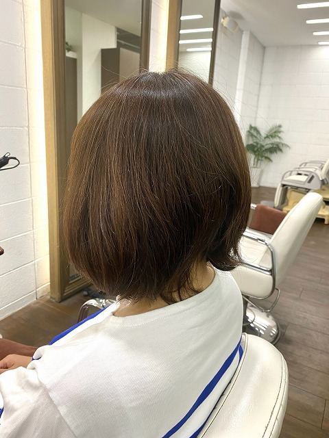 学芸大学美容室に、Hair Esthe Hi-Deは、あります。学芸大学美容院に、Hair Esthe Hi-Deはあります。Hair Esthe Hi-Deは目黒区学芸大学駅近くの美容室です。祐天寺美容室近くにも、Hair Esthe Hi-Deはあります。祐天寺美容院近くにも、Hair Esthe Hi-Deはあります。Hair Esthe Hi-Deは目黒区学芸大学駅近くの美容院です。Hair Esthe Hi-Deは髪にやさしく、が綺麗に艶髪になります。Hair Esthe Hi-Deカットがとても上手いです。得にボブやショートスタイルが得意で、スタイルがより立体的になります。なので立体感カットが、お客様に人気です。切りっぱなしボブやマッシュショートも得意です。カラーも評判よく、ニューアマトラカラーがお客様に高評価です。オーガニックなヘアカラー　香草カラー色葉も人気です。主に40代のお客様が多いです。40代ボブや40代ショートも得意です。脱白髪染めカラーも好評です。パーマもとても上手く、　クリープパーマがお客様に高評価クリープパーマしながら、髪は綺麗になります。Hair Esthe Hi-Deは、オープンした2003年からヘッドスパ「クリームバスヘアエステ」を提供しています。ヘッドスパ「クリームバスヘアエステ」は、頭皮の汚れを落とし且つ頭皮の保湿効果もあり髪に栄養を与え、艶々になります。プレミアム髪質改善トリートメントで、「イオンコネクト・トリートメント」も大好評です。コロナ感染対策を万全にしております。新型コロナウイルス感染拡大防止を徹底して、お客様が安心して来店出来るようにしております。お客様同士が接触しないよう、サロン自体を個室的にしています。