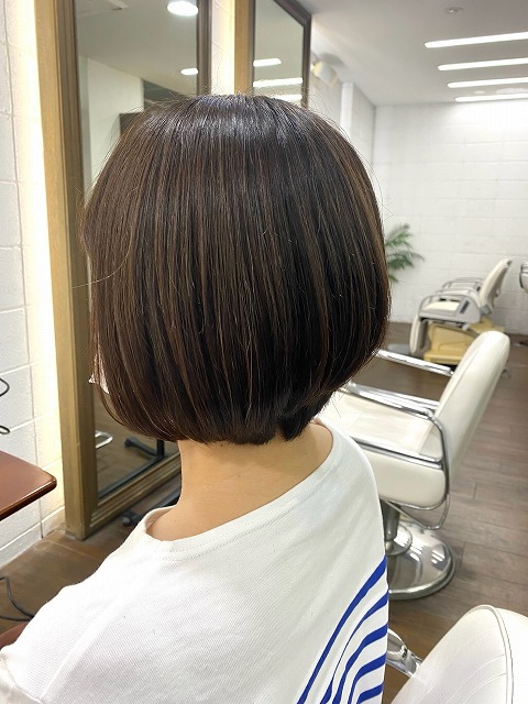 学芸大学美容室に、Hair Esthe Hi-Deは、あります。学芸大学美容院に、Hair Esthe Hi-Deはあります。Hair Esthe Hi-Deは目黒区学芸大学駅近くの美容室です。祐天寺美容室近くにも、Hair Esthe Hi-Deはあります。祐天寺美容院近くにも、Hair Esthe Hi-Deはあります。Hair Esthe Hi-Deは目黒区学芸大学駅近くの美容院です。Hair Esthe Hi-Deは髪にやさしく、が綺麗に艶髪になります。Hair Esthe Hi-Deカットがとても上手いです。得にボブやショートスタイルが得意で、スタイルがより立体的になります。なので立体感カットが、お客様に人気です。切りっぱなしボブやマッシュショートも得意です。カラーも評判よく、ニューアマトラカラーがお客様に高評価です。オーガニックなヘアカラー　香草カラー色葉も人気です。主に40代のお客様が多いです。40代ボブや40代ショートも得意です。脱白髪染めカラーも好評です。パーマもとても上手く、　クリープパーマがお客様に高評価クリープパーマしながら、髪は綺麗になります。Hair Esthe Hi-Deは、オープンした2003年からヘッドスパ「クリームバスヘアエステ」を提供しています。ヘッドスパ「クリームバスヘアエステ」は、頭皮の汚れを落とし且つ頭皮の保湿効果もあり髪に栄養を与え、艶々になります。プレミアム髪質改善トリートメントで、「イオンコネクト・トリートメント」も大好評です。コロナ感染対策を万全にしております。新型コロナウイルス感染拡大防止を徹底して、お客様が安心して来店出来るようにしております。お客様同士が接触しないよう、サロン自体を個室的にしています。