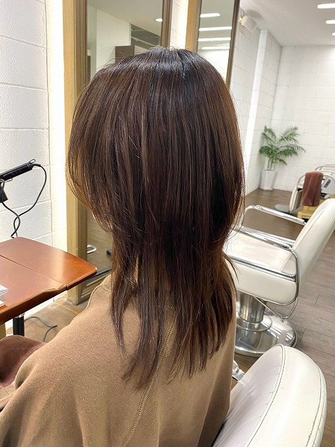 学芸大学美容室に、Hair Esthe Hi-Deは、あります。学芸大学美容院に、Hair Esthe Hi-Deはあります。Hair Esthe Hi-Deは目黒区学芸大学駅近くの美容室です。祐天寺美容室近くにも、Hair Esthe Hi-Deはあります。祐天寺美容院近くにも、Hair Esthe Hi-Deはあります。Hair Esthe Hi-Deは目黒区学芸大学駅近くの美容院です。Hair Esthe Hi-Deは髪にやさしく、が綺麗に艶髪になります。Hair Esthe Hi-Deカットがとても上手いです。得にボブやショートスタイルが得意で、スタイルがより立体的になります。なので立体感カットが、お客様に人気です。切りっぱなしボブやマッシュショートも得意です。カラーも評判よく、ニューアマトラカラーがお客様に高評価です。オーガニックなヘアカラー　香草カラー色葉も人気です。主に40代のお客様が多いです。40代ボブや40代ショートも得意です。脱白髪染めカラーも好評です。パーマもとても上手く、　クリープパーマがお客様に高評価クリープパーマしながら、髪は綺麗になります。Hair Esthe Hi-Deは、オープンした2003年からヘッドスパ「クリームバスヘアエステ」を提供しています。ヘッドスパ「クリームバスヘアエステ」は、頭皮の汚れを落とし且つ頭皮の保湿効果もあり髪に栄養を与え、艶々になります。プレミアム髪質改善トリートメントで、「イオンコネクト・トリートメント」も大好評です。コロナ感染対策を万全にしております。新型コロナウイルス感染拡大防止を徹底して、お客様が安心して来店出来るようにしております。お客様同士が接触しないよう、サロン自体を個室的にしています。