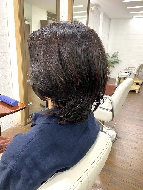 学芸大学美容室に、Hair Esthe Hi-Deは、あります。学芸大学美容院に、Hair Esthe Hi-Deはあります。Hair Esthe Hi-Deは目黒区学芸大学駅近くの美容室です。祐天寺美容室近くにも、Hair Esthe Hi-Deはあります。祐天寺美容院近くにも、Hair Esthe Hi-Deはあります。Hair Esthe Hi-Deは目黒区学芸大学駅近くの美容院です。Hair Esthe Hi-Deは髪にやさしく、が綺麗に艶髪になります。Hair Esthe Hi-Deカットがとても上手いです。得にボブやショートスタイルが得意で、スタイルがより立体的になります。なので立体感カットが、お客様に人気です。切りっぱなしボブやマッシュショートも得意です。カラーも評判よく、ニューアマトラカラーがお客様に高評価です。オーガニックなヘアカラー　香草カラー色葉も人気です。主に40代のお客様が多いです。40代ボブや40代ショートも得意です。脱白髪染めカラーも好評です。パーマもとても上手く、　クリープパーマがお客様に高評価クリープパーマしながら、髪は綺麗になります。Hair Esthe Hi-Deは、オープンした2003年からヘッドスパ「クリームバスヘアエステ」を提供しています。ヘッドスパ「クリームバスヘアエステ」は、頭皮の汚れを落とし且つ頭皮の保湿効果もあり髪に栄養を与え、艶々になります。プレミアム髪質改善トリートメントで、「イオンコネクト・トリートメント」も大好評です。コロナ感染対策を万全にしております。新型コロナウイルス感染拡大防止を徹底して、お客様が安心して来店出来るようにしております。お客様同士が接触しないよう、サロン自体を個室的にしています。