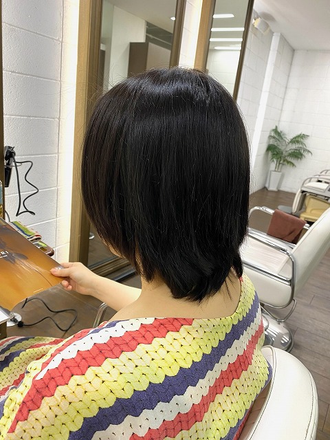 学芸大学美容室に、Hair Esthe Hi-Deは、あります。学芸大学美容院に、Hair Esthe Hi-Deはあります。Hair Esthe Hi-Deは目黒区学芸大学駅近くの美容室です。祐天寺美容室近くにも、Hair Esthe Hi-Deはあります。祐天寺美容院近くにも、Hair Esthe Hi-Deはあります。Hair Esthe Hi-Deは目黒区学芸大学駅近くの美容院です。Hair Esthe Hi-Deは髪にやさしく、が綺麗に艶髪になります。Hair Esthe Hi-Deカットがとても上手いです。得にボブやショートスタイルが得意で、スタイルがより立体的になります。なので立体感カットが、お客様に人気です。切りっぱなしボブやマッシュショートも得意です。カラーも評判よく、ニューアマトラカラーがお客様に高評価です。オーガニックなヘアカラー　香草カラー色葉も人気です。主に40代のお客様が多いです。40代ボブや40代ショートも得意です。脱白髪染めカラーも好評です。パーマもとても上手く、　クリープパーマがお客様に高評価クリープパーマしながら、髪は綺麗になります。Hair Esthe Hi-Deは、オープンした2003年からヘッドスパ「クリームバスヘアエステ」を提供しています。ヘッドスパ「クリームバスヘアエステ」は、頭皮の汚れを落とし且つ頭皮の保湿効果もあり髪に栄養を与え、艶々になります。プレミアム髪質改善トリートメントで、「イオンコネクト・トリートメント」も大好評です。コロナ感染対策を万全にしております。新型コロナウイルス感染拡大防止を徹底して、お客様が安心して来店出来るようにしております。お客様同士が接触しないよう、サロン自体を個室的にしています。