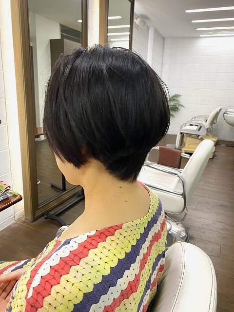 学芸大学美容室に、Hair Esthe Hi-Deは、あります。学芸大学美容院に、Hair Esthe Hi-Deはあります。Hair Esthe Hi-Deは目黒区学芸大学駅近くの美容室です。祐天寺美容室近くにも、Hair Esthe Hi-Deはあります。祐天寺美容院近くにも、Hair Esthe Hi-Deはあります。Hair Esthe Hi-Deは目黒区学芸大学駅近くの美容院です。Hair Esthe Hi-Deは髪にやさしく、が綺麗に艶髪になります。Hair Esthe Hi-Deカットがとても上手いです。得にボブやショートスタイルが得意で、スタイルがより立体的になります。なので立体感カットが、お客様に人気です。切りっぱなしボブやマッシュショートも得意です。カラーも評判よく、ニューアマトラカラーがお客様に高評価です。オーガニックなヘアカラー　香草カラー色葉も人気です。主に40代のお客様が多いです。40代ボブや40代ショートも得意です。脱白髪染めカラーも好評です。パーマもとても上手く、　クリープパーマがお客様に高評価クリープパーマしながら、髪は綺麗になります。Hair Esthe Hi-Deは、オープンした2003年からヘッドスパ「クリームバスヘアエステ」を提供しています。ヘッドスパ「クリームバスヘアエステ」は、頭皮の汚れを落とし且つ頭皮の保湿効果もあり髪に栄養を与え、艶々になります。プレミアム髪質改善トリートメントで、「イオンコネクト・トリートメント」も大好評です。コロナ感染対策を万全にしております。新型コロナウイルス感染拡大防止を徹底して、お客様が安心して来店出来るようにしております。お客様同士が接触しないよう、サロン自体を個室的にしています。