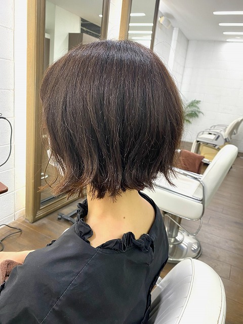 学芸大学美容室に、Hair Esthe Hi-Deは、あります。学芸大学美容院に、Hair Esthe Hi-Deはあります。Hair Esthe Hi-Deは目黒区学芸大学駅近くの美容室です。祐天寺美容室近くにも、Hair Esthe Hi-Deはあります。祐天寺美容院近くにも、Hair Esthe Hi-Deはあります。Hair Esthe Hi-Deは目黒区学芸大学駅近くの美容院です。Hair Esthe Hi-Deは髪にやさしく、が綺麗に艶髪になります。Hair Esthe Hi-Deカットがとても上手いです。得にボブやショートスタイルが得意で、スタイルがより立体的になります。なので立体感カットが、お客様に人気です。切りっぱなしボブやマッシュショートも得意です。カラーも評判よく、ニューアマトラカラーがお客様に高評価です。オーガニックなヘアカラー　香草カラー色葉も人気です。主に40代のお客様が多いです。40代ボブや40代ショートも得意です。脱白髪染めカラーも好評です。パーマもとても上手く、　クリープパーマがお客様に高評価クリープパーマしながら、髪は綺麗になります。Hair Esthe Hi-Deは、オープンした2003年からヘッドスパ「クリームバスヘアエステ」を提供しています。ヘッドスパ「クリームバスヘアエステ」は、頭皮の汚れを落とし且つ頭皮の保湿効果もあり髪に栄養を与え、艶々になります。プレミアム髪質改善トリートメントで、「イオンコネクト・トリートメント」も大好評です。コロナ感染対策を万全にしております。新型コロナウイルス感染拡大防止を徹底して、お客様が安心して来店出来るようにしております。お客様同士が接触しないよう、サロン自体を個室的にしています。