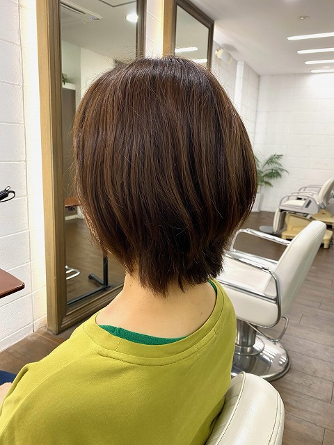 学芸大学美容室に、Hair Esthe Hi-Deは、あります。学芸大学美容院に、Hair Esthe Hi-Deはあります。Hair Esthe Hi-Deは目黒区学芸大学駅近くの美容室です。祐天寺美容室近くにも、Hair Esthe Hi-Deはあります。祐天寺美容院近くにも、Hair Esthe Hi-Deはあります。Hair Esthe Hi-Deは目黒区学芸大学駅近くの美容院です。Hair Esthe Hi-Deは髪にやさしく、が綺麗に艶髪になります。Hair Esthe Hi-Deカットがとても上手いです。得にボブやショートスタイルが得意で、スタイルがより立体的になります。なので立体感カットが、お客様に人気です。切りっぱなしボブやマッシュショートも得意です。カラーも評判よく、ニューアマトラカラーがお客様に高評価です。オーガニックなヘアカラー　香草カラー色葉も人気です。主に40代のお客様が多いです。40代ボブや40代ショートも得意です。脱白髪染めカラーも好評です。パーマもとても上手く、　クリープパーマがお客様に高評価クリープパーマしながら、髪は綺麗になります。Hair Esthe Hi-Deは、オープンした2003年からヘッドスパ「クリームバスヘアエステ」を提供しています。ヘッドスパ「クリームバスヘアエステ」は、頭皮の汚れを落とし且つ頭皮の保湿効果もあり髪に栄養を与え、艶々になります。プレミアム髪質改善トリートメントで、「イオンコネクト・トリートメント」も大好評です。コロナ感染対策を万全にしております。新型コロナウイルス感染拡大防止を徹底して、お客様が安心して来店出来るようにしております。お客様同士が接触しないよう、サロン自体を個室的にしています。