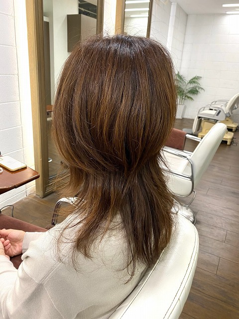 学芸大学美容室に、Hair Esthe Hi-Deは、あります。学芸大学美容院に、Hair Esthe Hi-Deはあります。Hair Esthe Hi-Deは目黒区学芸大学駅近くの美容室です。祐天寺美容室近くにも、Hair Esthe Hi-Deはあります。祐天寺美容院近くにも、Hair Esthe Hi-Deはあります。Hair Esthe Hi-Deは目黒区学芸大学駅近くの美容院です。Hair Esthe Hi-Deは髪にやさしく、が綺麗に艶髪になります。Hair Esthe Hi-Deカットがとても上手いです。得にボブやショートスタイルが得意で、スタイルがより立体的になります。なので立体感カットが、お客様に人気です。切りっぱなしボブやマッシュショートも得意です。カラーも評判よく、ニューアマトラカラーがお客様に高評価です。オーガニックなヘアカラー　香草カラー色葉も人気です。主に40代のお客様が多いです。40代ボブや40代ショートも得意です。脱白髪染めカラーも好評です。パーマもとても上手く、　クリープパーマがお客様に高評価クリープパーマしながら、髪は綺麗になります。Hair Esthe Hi-Deは、オープンした2003年からヘッドスパ「クリームバスヘアエステ」を提供しています。ヘッドスパ「クリームバスヘアエステ」は、頭皮の汚れを落とし且つ頭皮の保湿効果もあり髪に栄養を与え、艶々になります。プレミアム髪質改善トリートメントで、「イオンコネクト・トリートメント」も大好評です。コロナ感染対策を万全にしております。新型コロナウイルス感染拡大防止を徹底して、お客様が安心して来店出来るようにしております。お客様同士が接触しないよう、サロン自体を個室的にしています。