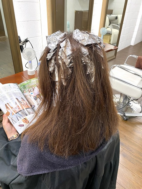 学芸大学美容室に、Hair Esthe Hi-Deは、あります。学芸大学美容院に、Hair Esthe Hi-Deはあります。Hair Esthe Hi-Deは目黒区学芸大学駅近くの美容室です。祐天寺美容室近くにも、Hair Esthe Hi-Deはあります。祐天寺美容院近くにも、Hair Esthe Hi-Deはあります。Hair Esthe Hi-Deは目黒区学芸大学駅近くの美容院です。Hair Esthe Hi-Deは髪にやさしく、が綺麗に艶髪になります。Hair Esthe Hi-Deカットがとても上手いです。得にボブやショートスタイルが得意で、スタイルがより立体的になります。なので立体感カットが、お客様に人気です。切りっぱなしボブやマッシュショートも得意です。カラーも評判よく、ニューアマトラカラーがお客様に高評価です。オーガニックなヘアカラー　香草カラー色葉も人気です。主に40代のお客様が多いです。40代ボブや40代ショートも得意です。脱白髪染めカラーも好評です。パーマもとても上手く、　クリープパーマがお客様に高評価クリープパーマしながら、髪は綺麗になります。Hair Esthe Hi-Deは、オープンした2003年からヘッドスパ「クリームバスヘアエステ」を提供しています。ヘッドスパ「クリームバスヘアエステ」は、頭皮の汚れを落とし且つ頭皮の保湿効果もあり髪に栄養を与え、艶々になります。プレミアム髪質改善トリートメントで、「イオンコネクト・トリートメント」も大好評です。コロナ感染対策を万全にしております。新型コロナウイルス感染拡大防止を徹底して、お客様が安心して来店出来るようにしております。お客様同士が接触しないよう、サロン自体を個室的にしています。