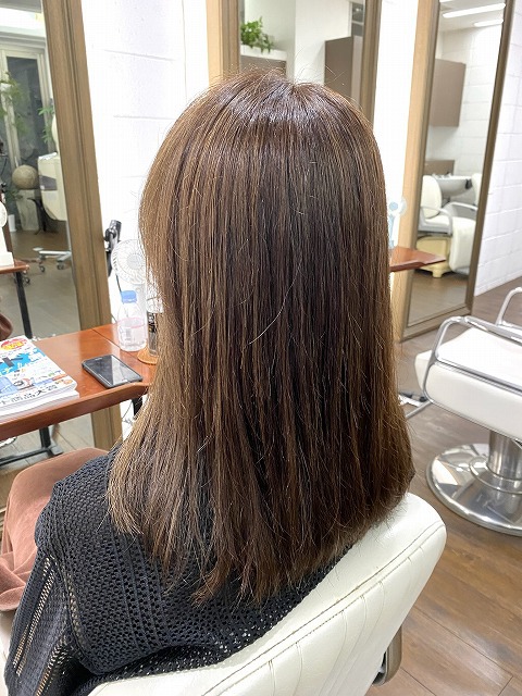 学芸大学美容室に、Hair Esthe Hi-Deは、あります。学芸大学美容院に、Hair Esthe Hi-Deはあります。Hair Esthe Hi-Deは目黒区学芸大学駅近くの美容室です。祐天寺美容室近くにも、Hair Esthe Hi-Deはあります。祐天寺美容院近くにも、Hair Esthe Hi-Deはあります。Hair Esthe Hi-Deは目黒区学芸大学駅近くの美容院です。Hair Esthe Hi-Deは髪にやさしく、が綺麗に艶髪になります。Hair Esthe Hi-Deカットがとても上手いです。得にボブやショートスタイルが得意で、スタイルがより立体的になります。なので立体感カットが、お客様に人気です。切りっぱなしボブやマッシュショートも得意です。カラーも評判よく、ニューアマトラカラーがお客様に高評価です。オーガニックなヘアカラー　香草カラー色葉も人気です。主に40代のお客様が多いです。40代ボブや40代ショートも得意です。脱白髪染めカラーも好評です。パーマもとても上手く、　クリープパーマがお客様に高評価クリープパーマしながら、髪は綺麗になります。Hair Esthe Hi-Deは、オープンした2003年からヘッドスパ「クリームバスヘアエステ」を提供しています。ヘッドスパ「クリームバスヘアエステ」は、頭皮の汚れを落とし且つ頭皮の保湿効果もあり髪に栄養を与え、艶々になります。プレミアム髪質改善トリートメントで、「イオンコネクト・トリートメント」も大好評です。コロナ感染対策を万全にしております。新型コロナウイルス感染拡大防止を徹底して、お客様が安心して来店出来るようにしております。お客様同士が接触しないよう、サロン自体を個室的にしています。