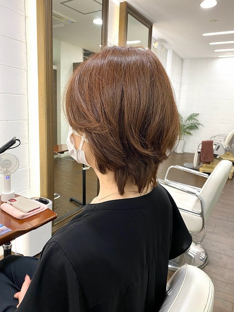 学芸大学美容室に、Hair Esthe Hi-Deは、あります。学芸大学美容院に、Hair Esthe Hi-Deはあります。Hair Esthe Hi-Deは目黒区学芸大学駅近くの美容室です。祐天寺美容室近くにも、Hair Esthe Hi-Deはあります。祐天寺美容院近くにも、Hair Esthe Hi-Deはあります。Hair Esthe Hi-Deは目黒区学芸大学駅近くの美容院です。Hair Esthe Hi-Deは髪にやさしく、が綺麗に艶髪になります。Hair Esthe Hi-Deカットがとても上手いです。得にボブやショートスタイルが得意で、スタイルがより立体的になります。なので立体感カットが、お客様に人気です。切りっぱなしボブやマッシュショートも得意です。カラーも評判よく、ニューアマトラカラーがお客様に高評価です。オーガニックなヘアカラー　香草カラー色葉も人気です。主に40代のお客様が多いです。40代ボブや40代ショートも得意です。脱白髪染めカラーも好評です。パーマもとても上手く、　クリープパーマがお客様に高評価クリープパーマしながら、髪は綺麗になります。Hair Esthe Hi-Deは、オープンした2003年からヘッドスパ「クリームバスヘアエステ」を提供しています。ヘッドスパ「クリームバスヘアエステ」は、頭皮の汚れを落とし且つ頭皮の保湿効果もあり髪に栄養を与え、艶々になります。プレミアム髪質改善トリートメントで、「イオンコネクト・トリートメント」も大好評です。コロナ感染対策を万全にしております。新型コロナウイルス感染拡大防止を徹底して、お客様が安心して来店出来るようにしております。お客様同士が接触しないよう、サロン自体を個室的にしています。