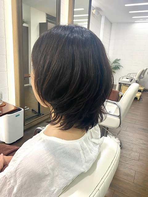 学芸大学美容室に、Hair Esthe Hi-Deは、あります。学芸大学美容院に、Hair Esthe Hi-Deはあります。Hair Esthe Hi-Deは目黒区学芸大学駅近くの美容室です。祐天寺美容室近くにも、Hair Esthe Hi-Deはあります。祐天寺美容院近くにも、Hair Esthe Hi-Deはあります。Hair Esthe Hi-Deは目黒区学芸大学駅近くの美容院です。Hair Esthe Hi-Deは髪にやさしく、が綺麗に艶髪になります。Hair Esthe Hi-Deカットがとても上手いです。得にボブやショートスタイルが得意で、スタイルがより立体的になります。なので立体感カットが、お客様に人気です。切りっぱなしボブやマッシュショートも得意です。カラーも評判よく、ニューアマトラカラーがお客様に高評価です。オーガニックなヘアカラー　香草カラー色葉も人気です。主に40代のお客様が多いです。40代ボブや40代ショートも得意です。脱白髪染めカラーも好評です。パーマもとても上手く、　クリープパーマがお客様に高評価クリープパーマしながら、髪は綺麗になります。Hair Esthe Hi-Deは、オープンした2003年からヘッドスパ「クリームバスヘアエステ」を提供しています。ヘッドスパ「クリームバスヘアエステ」は、頭皮の汚れを落とし且つ頭皮の保湿効果もあり髪に栄養を与え、艶々になります。プレミアム髪質改善トリートメントで、「イオンコネクト・トリートメント」も大好評です。コロナ感染対策を万全にしております。新型コロナウイルス感染拡大防止を徹底して、お客様が安心して来店出来るようにしております。お客様同士が接触しないよう、サロン自体を個室的にしています。