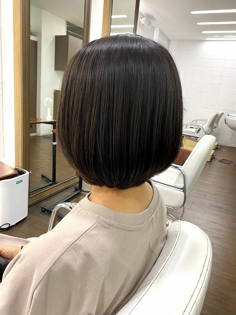 学芸大学美容室に、Hair Esthe Hi-Deは、あります。学芸大学美容院に、Hair Esthe Hi-Deはあります。Hair Esthe Hi-Deは目黒区学芸大学駅近くの美容室です。祐天寺美容室近くにも、Hair Esthe Hi-Deはあります。祐天寺美容院近くにも、Hair Esthe Hi-Deはあります。Hair Esthe Hi-Deは目黒区学芸大学駅近くの美容院です。Hair Esthe Hi-Deは髪にやさしく、が綺麗に艶髪になります。Hair Esthe Hi-Deカットがとても上手いです。得にボブやショートスタイルが得意で、スタイルがより立体的になります。なので立体感カットが、お客様に人気です。切りっぱなしボブやマッシュショートも得意です。カラーも評判よく、ニューアマトラカラーがお客様に高評価です。オーガニックなヘアカラー　香草カラー色葉も人気です。主に40代のお客様が多いです。40代ボブや40代ショートも得意です。脱白髪染めカラーも好評です。パーマもとても上手く、　クリープパーマがお客様に高評価クリープパーマしながら、髪は綺麗になります。Hair Esthe Hi-Deは、オープンした2003年からヘッドスパ「クリームバスヘアエステ」を提供しています。ヘッドスパ「クリームバスヘアエステ」は、頭皮の汚れを落とし且つ頭皮の保湿効果もあり髪に栄養を与え、艶々になります。プレミアム髪質改善トリートメントで、「イオンコネクト・トリートメント」も大好評です。コロナ感染対策を万全にしております。新型コロナウイルス感染拡大防止を徹底して、お客様が安心して来店出来るようにしております。お客様同士が接触しないよう、サロン自体を個室的にしています。