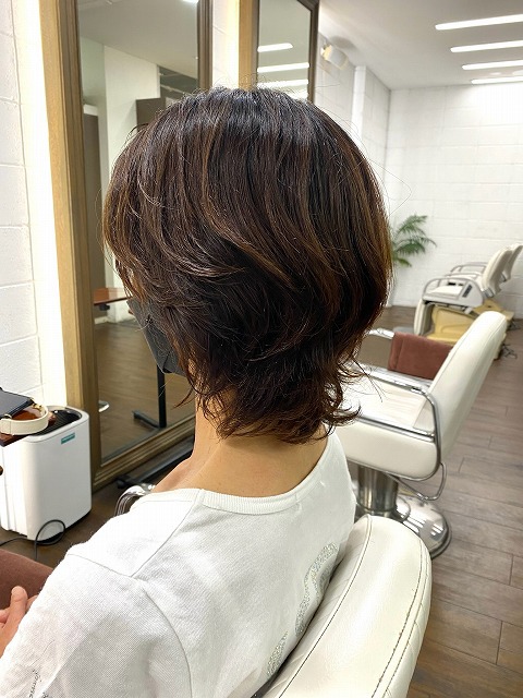 学芸大学美容室に、Hair Esthe Hi-Deは、あります。学芸大学美容院に、Hair Esthe Hi-Deはあります。Hair Esthe Hi-Deは目黒区学芸大学駅近くの美容室です。祐天寺美容室近くにも、Hair Esthe Hi-Deはあります。祐天寺美容院近くにも、Hair Esthe Hi-Deはあります。Hair Esthe Hi-Deは目黒区学芸大学駅近くの美容院です。Hair Esthe Hi-Deは髪にやさしく、が綺麗に艶髪になります。Hair Esthe Hi-Deカットがとても上手いです。得にボブやショートスタイルが得意で、スタイルがより立体的になります。なので立体感カットが、お客様に人気です。切りっぱなしボブやマッシュショートも得意です。カラーも評判よく、ニューアマトラカラーがお客様に高評価です。オーガニックなヘアカラー　香草カラー色葉も人気です。主に40代のお客様が多いです。40代ボブや40代ショートも得意です。脱白髪染めカラーも好評です。パーマもとても上手く、　クリープパーマがお客様に高評価クリープパーマしながら、髪は綺麗になります。Hair Esthe Hi-Deは、オープンした2003年からヘッドスパ「クリームバスヘアエステ」を提供しています。ヘッドスパ「クリームバスヘアエステ」は、頭皮の汚れを落とし且つ頭皮の保湿効果もあり髪に栄養を与え、艶々になります。プレミアム髪質改善トリートメントで、「イオンコネクト・トリートメント」も大好評です。コロナ感染対策を万全にしております。新型コロナウイルス感染拡大防止を徹底して、お客様が安心して来店出来るようにしております。お客様同士が接触しないよう、サロン自体を個室的にしています。