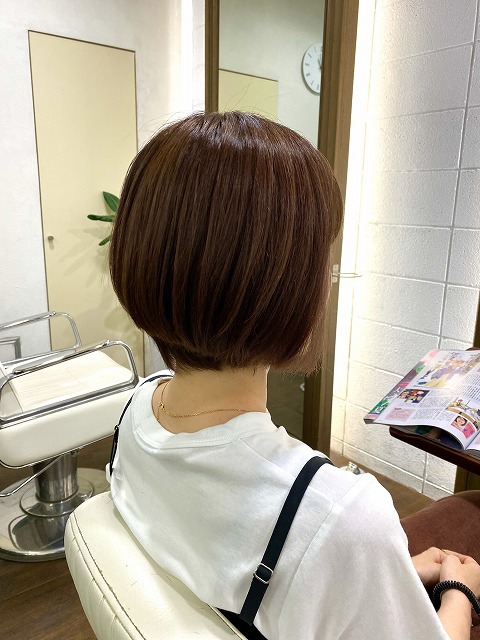 学芸大学美容室に、Hair Esthe Hi-Deは、あります。学芸大学美容院に、Hair Esthe Hi-Deはあります。Hair Esthe Hi-Deは目黒区学芸大学駅近くの美容室です。祐天寺美容室近くにも、Hair Esthe Hi-Deはあります。祐天寺美容院近くにも、Hair Esthe Hi-Deはあります。Hair Esthe Hi-Deは目黒区学芸大学駅近くの美容院です。Hair Esthe Hi-Deは髪にやさしく、が綺麗に艶髪になります。Hair Esthe Hi-Deカットがとても上手いです。得にボブやショートスタイルが得意で、スタイルがより立体的になります。なので立体感カットが、お客様に人気です。切りっぱなしボブやマッシュショートも得意です。カラーも評判よく、ニューアマトラカラーがお客様に高評価です。オーガニックなヘアカラー　香草カラー色葉も人気です。主に40代のお客様が多いです。40代ボブや40代ショートも得意です。脱白髪染めカラーも好評です。パーマもとても上手く、　クリープパーマがお客様に高評価クリープパーマしながら、髪は綺麗になります。Hair Esthe Hi-Deは、オープンした2003年からヘッドスパ「クリームバスヘアエステ」を提供しています。ヘッドスパ「クリームバスヘアエステ」は、頭皮の汚れを落とし且つ頭皮の保湿効果もあり髪に栄養を与え、艶々になります。プレミアム髪質改善トリートメントで、「イオンコネクト・トリートメント」も大好評です。コロナ感染対策を万全にしております。新型コロナウイルス感染拡大防止を徹底して、お客様が安心して来店出来るようにしております。お客様同士が接触しないよう、サロン自体を個室的にしています。