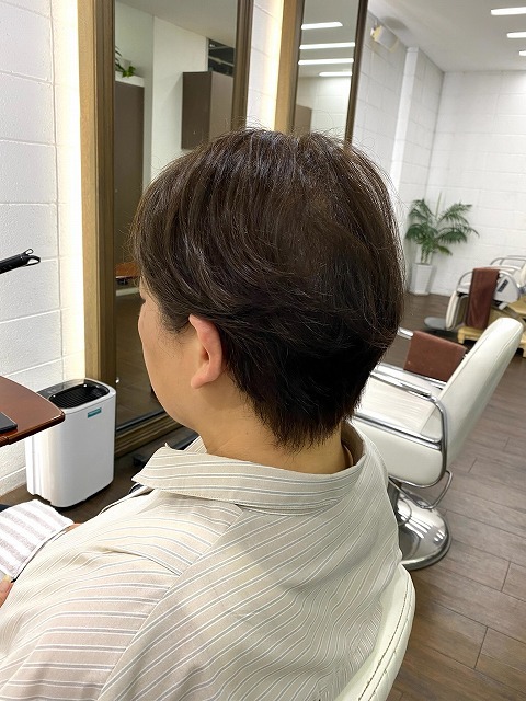 学芸大学美容室に、Hair Esthe Hi-Deは、あります。学芸大学美容院に、Hair Esthe Hi-Deはあります。Hair Esthe Hi-Deは目黒区学芸大学駅近くの美容室です。祐天寺美容室近くにも、Hair Esthe Hi-Deはあります。祐天寺美容院近くにも、Hair Esthe Hi-Deはあります。Hair Esthe Hi-Deは目黒区学芸大学駅近くの美容院です。Hair Esthe Hi-Deは髪にやさしく、が綺麗に艶髪になります。Hair Esthe Hi-Deカットがとても上手いです。得にボブやショートスタイルが得意で、スタイルがより立体的になります。なので立体感カットが、お客様に人気です。切りっぱなしボブやマッシュショートも得意です。カラーも評判よく、ニューアマトラカラーがお客様に高評価です。オーガニックなヘアカラー　香草カラー色葉も人気です。主に40代のお客様が多いです。40代ボブや40代ショートも得意です。脱白髪染めカラーも好評です。パーマもとても上手く、　クリープパーマがお客様に高評価クリープパーマしながら、髪は綺麗になります。Hair Esthe Hi-Deは、オープンした2003年からヘッドスパ「クリームバスヘアエステ」を提供しています。ヘッドスパ「クリームバスヘアエステ」は、頭皮の汚れを落とし且つ頭皮の保湿効果もあり髪に栄養を与え、艶々になります。プレミアム髪質改善トリートメントで、「イオンコネクト・トリートメント」も大好評です。