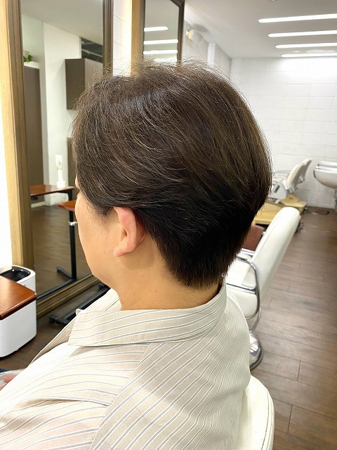 学芸大学美容室に、Hair Esthe Hi-Deは、あります。学芸大学美容院に、Hair Esthe Hi-Deはあります。Hair Esthe Hi-Deは目黒区学芸大学駅近くの美容室です。祐天寺美容室近くにも、Hair Esthe Hi-Deはあります。祐天寺美容院近くにも、Hair Esthe Hi-Deはあります。Hair Esthe Hi-Deは目黒区学芸大学駅近くの美容院です。Hair Esthe Hi-Deは髪にやさしく、が綺麗に艶髪になります。Hair Esthe Hi-Deカットがとても上手いです。得にボブやショートスタイルが得意で、スタイルがより立体的になります。なので立体感カットが、お客様に人気です。切りっぱなしボブやマッシュショートも得意です。カラーも評判よく、ニューアマトラカラーがお客様に高評価です。オーガニックなヘアカラー　香草カラー色葉も人気です。主に40代のお客様が多いです。40代ボブや40代ショートも得意です。脱白髪染めカラーも好評です。パーマもとても上手く、　クリープパーマがお客様に高評価クリープパーマしながら、髪は綺麗になります。Hair Esthe Hi-Deは、オープンした2003年からヘッドスパ「クリームバスヘアエステ」を提供しています。ヘッドスパ「クリームバスヘアエステ」は、頭皮の汚れを落とし且つ頭皮の保湿効果もあり髪に栄養を与え、艶々になります。プレミアム髪質改善トリートメントで、「イオンコネクト・トリートメント」も大好評です。