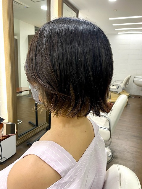 学芸大学美容室に、Hair Esthe Hi-Deは、あります。学芸大学美容院に、Hair Esthe Hi-Deはあります。Hair Esthe Hi-Deは目黒区学芸大学駅近くの美容室です。祐天寺美容室近くにも、Hair Esthe Hi-Deはあります。祐天寺美容院近くにも、Hair Esthe Hi-Deはあります。Hair Esthe Hi-Deは目黒区学芸大学駅近くの美容院です。Hair Esthe Hi-Deは髪にやさしく、が綺麗に艶髪になります。Hair Esthe Hi-Deカットがとても上手いです。得にボブやショートスタイルが得意で、スタイルがより立体的になります。なので立体感カットが、お客様に人気です。切りっぱなしボブやマッシュショートも得意です。カラーも評判よく、ニューアマトラカラーがお客様に高評価です。オーガニックなヘアカラー　香草カラー色葉も人気です。主に40代のお客様が多いです。40代ボブや40代ショートも得意です。脱白髪染めカラーも好評です。パーマもとても上手く、　クリープパーマがお客様に高評価クリープパーマしながら、髪は綺麗になります。Hair Esthe Hi-Deは、オープンした2003年からヘッドスパ「クリームバスヘアエステ」を提供しています。ヘッドスパ「クリームバスヘアエステ」は、頭皮の汚れを落とし且つ頭皮の保湿効果もあり髪に栄養を与え、艶々になります。プレミアム髪質改善トリートメントで、「イオンコネクト・トリートメント」も大好評です。