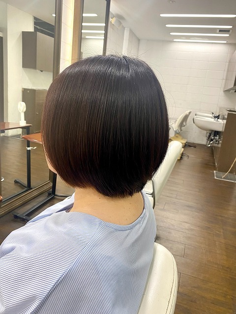 学芸大学美容室に、Hair Esthe Hi-Deは、あります。学芸大学美容院に、Hair Esthe Hi-Deはあります。Hair Esthe Hi-Deは目黒区学芸大学駅近くの美容室です。祐天寺美容室近くにも、Hair Esthe Hi-Deはあります。祐天寺美容院近くにも、Hair Esthe Hi-Deはあります。Hair Esthe Hi-Deは目黒区学芸大学駅近くの美容院です。Hair Esthe Hi-Deは髪にやさしく、が綺麗に艶髪になります。Hair Esthe Hi-Deカットがとても上手いです。得にボブやショートスタイルが得意で、スタイルがより立体的になります。なので立体感カットが、お客様に人気です。切りっぱなしボブやマッシュショートも得意です。カラーも評判よく、ニューアマトラカラーがお客様に高評価です。オーガニックなヘアカラー　香草カラー色葉も人気です。主に40代大人女性のお客様が多いです。40代ボブや40代ショートも得意です。50代大人女性も多いです脱白髪染めカラーも好評です。パーマもとても上手く、　クリープパーマがお客様に高評価クリープパーマしながら、髪は綺麗になります。Hair Esthe Hi-Deは、オープンした2003年からヘッドスパ「クリームバスヘアエステ」を提供しています。ヘッドスパ「クリームバスヘアエステ」は、頭皮の汚れを落とし且つ頭皮の保湿効果もあり髪に栄養を与え、艶々になります。プレミアム髪質改善トリートメントで、「イオンコネクト・トリートメント」も大好評です。