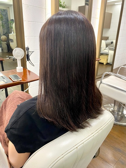 学芸大学美容室に、Hair Esthe Hi-Deは、あります。学芸大学美容院に、Hair Esthe Hi-Deはあります。Hair Esthe Hi-Deは目黒区学芸大学駅近くの美容室です。祐天寺美容室近くにも、Hair Esthe Hi-Deはあります。祐天寺美容院近くにも、Hair Esthe Hi-Deはあります。Hair Esthe Hi-Deは目黒区学芸大学駅近くの美容院です。Hair Esthe Hi-Deは髪にやさしく、が綺麗に艶髪になります。Hair Esthe Hi-Deカットがとても上手いです。得にボブやショートスタイルが得意で、スタイルがより立体的になります。なので立体感カットが、お客様に人気です。切りっぱなしボブやマッシュショートも得意です。カラーも評判よく、ニューアマトラカラーがお客様に高評価です。オーガニックなヘアカラー　香草カラー色葉も人気です。主に40代大人女性のお客様が多いです。40代ボブや40代ショートも得意です。50代大人女性も多いです脱白髪染めカラーも好評です。パーマもとても上手く、　クリープパーマがお客様に高評価クリープパーマしながら、髪は綺麗になります。Hair Esthe Hi-Deは、オープンした2003年からヘッドスパ「クリームバスヘアエステ」を提供しています。ヘッドスパ「クリームバスヘアエステ」は、頭皮の汚れを落とし且つ頭皮の保湿効果もあり髪に栄養を与え、艶々になります。プレミアム髪質改善トリートメントで、「イオンコネクト・トリートメント」も大好評です。