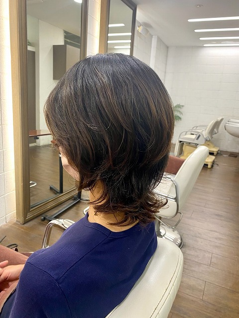 学芸大学美容室に、Hair Esthe Hi-Deは、あります。学芸大学美容院に、Hair Esthe Hi-Deはあります。Hair Esthe Hi-Deは目黒区学芸大学駅近くの美容室です。祐天寺美容室近くにも、Hair Esthe Hi-Deはあります。祐天寺美容院近くにも、Hair Esthe Hi-Deはあります。Hair Esthe Hi-Deは目黒区学芸大学駅近くの美容院です。Hair Esthe Hi-Deは髪にやさしく、が綺麗に艶髪になります。Hair Esthe Hi-Deカットがとても上手いです。得にボブやショートスタイルが得意で、スタイルがより立体的になります。なので立体感カットが、お客様に人気です。切りっぱなしボブやマッシュショートも得意です。カラーも評判よく、ニューアマトラカラーがお客様に高評価です。オーガニックなヘアカラー　香草カラー色葉も人気です。主に40代大人女性のお客様が多いです。40代ボブや40代ショートも得意です。50代大人女性も多いです脱白髪染めカラーも好評です。パーマもとても上手く、　クリープパーマがお客様に高評価クリープパーマしながら、髪は綺麗になります。Hair Esthe Hi-Deは、オープンした2003年からヘッドスパ「クリームバスヘアエステ」を提供しています。ヘッドスパ「クリームバスヘアエステ」は、頭皮の汚れを落とし且つ頭皮の保湿効果もあり髪に栄養を与え、艶々になります。プレミアム髪質改善トリートメントで、「イオンコネクト・トリートメント」も大好評です。