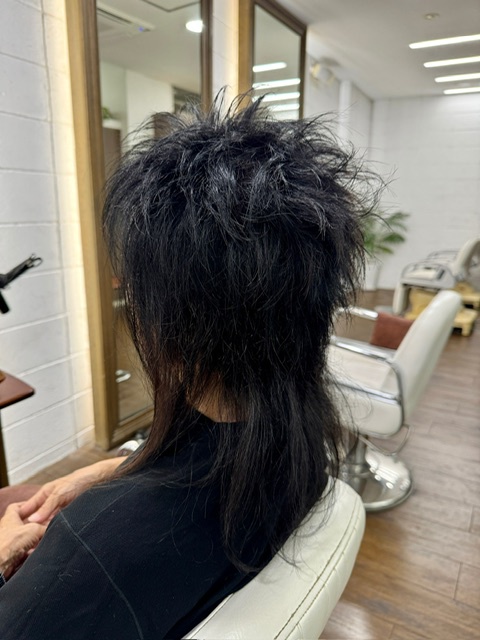 学芸大学美容室に、Hair Esthe Hi-Deは、あります。学芸大学美容院に、Hair Esthe Hi-Deはあります。Hair Esthe Hi-Deは目黒区学芸大学駅近くの美容室です。Hair Esthe Hi-Deは、東急東横線沿い駅近くの美容室です。Hair Esthe Hi-Deは、東急東横線沿い駅近くの美容院です。祐天寺美容室近くにも、Hair Esthe Hi-Deはあります。祐天寺美容院近くにも、Hair Esthe Hi-Deはあります。Hair Esthe Hi-Deは目黒区学芸大学駅近くの美容院です。Hair Esthe Hi-Deは髪にやさしく、が綺麗に艶髪になります。Hair Esthe Hi-Deカットがとても上手いです。得にボブやショートスタイルが得意で、スタイルがより立体的になります。なので立体感カットが、お客様に人気です。切りっぱなしボブやマッシュショートも得意です。カラーも評判よく、ニューアマトラカラーがお客様に高評価です。オーガニックなヘアカラー　香草カラー色葉も人気です。ヘアマニキュアも保湿があり好評です。主に40代大人女性のお客様が多いです。40代ボブや40代ショートも得意です。50代大人女性も多いです脱白髪染めカラーも好評です。パーマもとても上手く、　クリープパーマがお客様に高評価クリープパーマしながら、髪は綺麗になります。Hair Esthe Hi-Deは、オープンした2003年からヘッドスパ「クリームバスヘアエステ」を提供しています。ヘッドスパ「クリームバスヘアエステ」は、頭皮の汚れを落とし且つ頭皮の保湿効果もあり髪に栄養を与え、艶々になります。プレミアム髪質改善トリートメントで、「イオンコネクト・トリートメント」も大好評です。