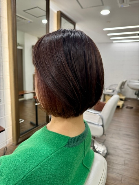 学芸大学美容室に、Hair Esthe Hi-Deは、あります。学芸大学美容院に、Hair Esthe Hi-Deはあります。Hair Esthe Hi-Deは目黒区学芸大学駅近くの美容室です。Hair Esthe Hi-Deは、東急東横線沿い駅近くの美容室です。Hair Esthe Hi-Deは、東急東横線沿い駅近くの美容院です。祐天寺美容室近くにも、Hair Esthe Hi-Deはあります。祐天寺美容院近くにも、Hair Esthe Hi-Deはあります。Hair Esthe Hi-Deは目黒区学芸大学駅近くの美容院です。Hair Esthe Hi-Deは髪にやさしく、が綺麗に艶髪になります。Hair Esthe Hi-Deカットがとても上手いです。得にボブやショートスタイルが得意で、スタイルがより立体的になります。なので立体感カットが、お客様に人気です。切りっぱなしボブやマッシュショートも得意です。カラーも評判よく、ニューアマトラカラーがお客様に高評価です。オーガニックなヘアカラー　香草カラー色葉も人気です。ヘアマニキュアも保湿があり好評です。主に40代大人女性のお客様が多いです。40代ボブや40代ショートも得意です。50代大人女性も多いです脱白髪染めカラーも好評です。パーマもとても上手く、　クリープパーマがお客様に高評価クリープパーマしながら、髪は綺麗になります。Hair Esthe Hi-Deは、オープンした2003年からヘッドスパ「クリームバスヘアエステ」を提供しています。ヘッドスパ「クリームバスヘアエステ」は、頭皮の汚れを落とし且つ頭皮の保湿効果もあり髪に栄養を与え、艶々になります。プレミアム髪質改善トリートメントで、「イオンコネクト・トリートメント」も大好評です。