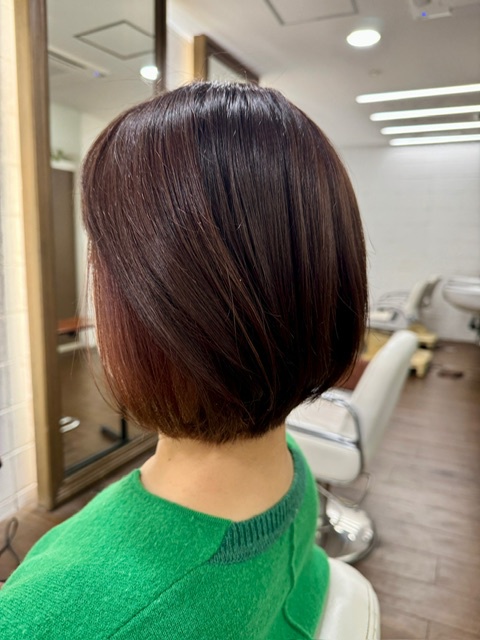 学芸大学美容室に、Hair Esthe Hi-Deは、あります。学芸大学美容院に、Hair Esthe Hi-Deはあります。Hair Esthe Hi-Deは目黒区学芸大学駅近くの美容室です。Hair Esthe Hi-Deは、東急東横線沿い駅近くの美容室です。Hair Esthe Hi-Deは、東急東横線沿い駅近くの美容院です。祐天寺美容室近くにも、Hair Esthe Hi-Deはあります。祐天寺美容院近くにも、Hair Esthe Hi-Deはあります。Hair Esthe Hi-Deは目黒区学芸大学駅近くの美容院です。Hair Esthe Hi-Deは髪にやさしく、が綺麗に艶髪になります。Hair Esthe Hi-Deカットがとても上手いです。得にボブやショートスタイルが得意で、スタイルがより立体的になります。なので立体感カットが、お客様に人気です。切りっぱなしボブやマッシュショートも得意です。カラーも評判よく、ニューアマトラカラーがお客様に高評価です。オーガニックなヘアカラー　香草カラー色葉も人気です。ヘアマニキュアも保湿があり好評です。主に40代大人女性のお客様が多いです。40代ボブや40代ショートも得意です。50代大人女性も多いです脱白髪染めカラーも好評です。パーマもとても上手く、　クリープパーマがお客様に高評価クリープパーマしながら、髪は綺麗になります。Hair Esthe Hi-Deは、オープンした2003年からヘッドスパ「クリームバスヘアエステ」を提供しています。ヘッドスパ「クリームバスヘアエステ」は、頭皮の汚れを落とし且つ頭皮の保湿効果もあり髪に栄養を与え、艶々になります。プレミアム髪質改善トリートメントで、「イオンコネクト・トリートメント」も大好評です。