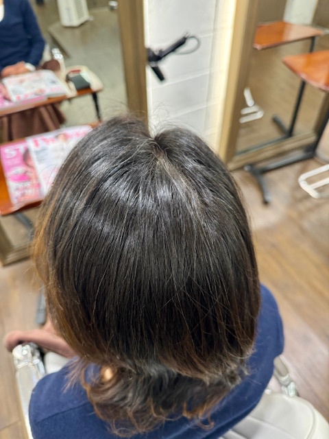 学芸大学 美容室に、Hair Esthe Hi-Deは、あります。学芸大学 美容院に、Hair Esthe Hi-Deはあります。Hair Esthe Hi-Deは目黒区学芸大学駅近くの美容室です。Hair Esthe Hi-Deは、東急東横線沿い駅近くの美容室です。Hair Esthe Hi-Deは、東急東横線沿い駅近くの美容院です。祐天寺美容室近くにも、Hair Esthe Hi-Deはあります。祐天寺美容院近くにも、Hair Esthe Hi-Deはあります。Hair Esthe Hi-Deは目黒区学芸大学駅近くの美容院です。Hair Esthe Hi-Deは目黒区学芸大学駅近くの美容室です。Hair Esthe Hi-Deは髪にやさしく、が綺麗に艶髪になります。Hair Esthe Hi-Deカットがとても上手いです。Hair Esthe Hi-Deは、オシャレです。学芸大　美容院　Hair Esthe Hi-Deは、とても人気があります。学芸大　美容室　Hair Esthe Hi-Deは、40代50代女性に人気があります。得にボブやショートスタイルが得意で、スタイルがより立体的になります。なので立体感カットが、お客様に人気です。切りっぱなしボブやマッシュショートも得意です。カラーも評判よく、ニューアマトラカラーがお客様に高評価です。オーガニックなヘアカラー　香草カラー色葉も人気です。ヘアマニキュアも保湿があり好評です。40代大人女性のお客様が多いです。40代ボブや40代ショートも得意です。50代大人女性も多いです脱白髪染めカラーも好評です。60代大人女性も多いですパーマもとても上手く、　クリープパーマがお客様に高評価クリープパーマしながら、髪は綺麗になります。Hair Esthe Hi-Deは、オープンした2003年からヘッドスパ「クリームバスヘアエステ」を提供しています。ヘッドスパ「クリームバスヘアエステ」は、頭皮の汚れを落とし且つ頭皮の保湿効果もあり髪に栄養を与え、艶々になります。プレミアム髪質改善トリートメントも大好評です。