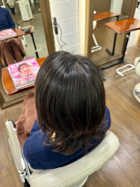 学芸大学 美容室に、Hair Esthe Hi-Deは、あります。学芸大学 美容院に、Hair Esthe Hi-Deはあります。Hair Esthe Hi-Deは目黒区学芸大学駅近くの美容室です。Hair Esthe Hi-Deは、東急東横線沿い駅近くの美容室です。Hair Esthe Hi-Deは、東急東横線沿い駅近くの美容院です。祐天寺美容室近くにも、Hair Esthe Hi-Deはあります。祐天寺美容院近くにも、Hair Esthe Hi-Deはあります。Hair Esthe Hi-Deは目黒区学芸大学駅近くの美容院です。Hair Esthe Hi-Deは目黒区学芸大学駅近くの美容室です。Hair Esthe Hi-Deは髪にやさしく、が綺麗に艶髪になります。Hair Esthe Hi-Deカットがとても上手いです。Hair Esthe Hi-Deは、オシャレです。学芸大　美容院　Hair Esthe Hi-Deは、とても人気があります。学芸大　美容室　Hair Esthe Hi-Deは、40代50代女性に人気があります。得にボブやショートスタイルが得意で、スタイルがより立体的になります。なので立体感カットが、お客様に人気です。切りっぱなしボブやマッシュショートも得意です。カラーも評判よく、ニューアマトラカラーがお客様に高評価です。オーガニックなヘアカラー　香草カラー色葉も人気です。ヘアマニキュアも保湿があり好評です。40代大人女性のお客様が多いです。40代ボブや40代ショートも得意です。50代大人女性も多いです脱白髪染めカラーも好評です。60代大人女性も多いですパーマもとても上手く、　クリープパーマがお客様に高評価クリープパーマしながら、髪は綺麗になります。Hair Esthe Hi-Deは、オープンした2003年からヘッドスパ「クリームバスヘアエステ」を提供しています。ヘッドスパ「クリームバスヘアエステ」は、頭皮の汚れを落とし且つ頭皮の保湿効果もあり髪に栄養を与え、艶々になります。プレミアム髪質改善トリートメントも大好評です。