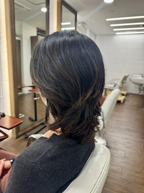 学芸大学 美容室に、Hair Esthe Hi-Deは、あります。学芸大学 美容院に、Hair Esthe Hi-Deはあります。Hair Esthe Hi-Deは目黒区学芸大学駅近くの美容室です。Hair Esthe Hi-Deは、東急東横線沿い駅近くの美容室です。Hair Esthe Hi-Deは、東急東横線沿い駅近くの美容院です。祐天寺美容室近くにも、Hair Esthe Hi-Deはあります。祐天寺美容院近くにも、Hair Esthe Hi-Deはあります。Hair Esthe Hi-Deは目黒区学芸大学駅近くの美容院です。Hair Esthe Hi-Deは目黒区学芸大学駅近くの美容室です。Hair Esthe Hi-Deは髪にやさしく、が綺麗に艶髪になります。Hair Esthe Hi-Deカットがとても上手いです。Hair Esthe Hi-Deは、オシャレです。学芸大　美容院　Hair Esthe Hi-Deは、とても人気があります。学芸大　美容室　Hair Esthe Hi-Deは、40代50代女性に人気があります。得にボブやショートスタイルが得意で、スタイルがより立体的になります。なので立体感カットが、お客様に人気です。切りっぱなしボブカやマッシュショートも得意です。なのでショートカットも得意です。もちろんボブカットも得意です。カラーも評判よく、ニューアマトラカラーがお客様に高評価です。オーガニックなヘアカラー　香草カラー色葉も人気です。ヘアマニキュアも保湿があり好評です。40代大人女性のお客様が多いです。40代ボブや40代ショートも得意です。50代大人女性も多いです脱白髪染めハイライトカラーも好評です。60代大人女性も多いですパーマもとても上手く、　クリープパーマがお客様に高評価クリープパーマしながら、髪は綺麗になります。Hair Esthe Hi-Deは、オープンした2003年からヘッドスパ「クリームバスヘアエステ」を提供しています。ヘッドスパ「クリームバスヘアエステ」は、頭皮の汚れを落とし且つ頭皮の保湿効果もあり髪に栄養を与え、艶々になります。プレミアム髪質改善トリートメントも大好評です。