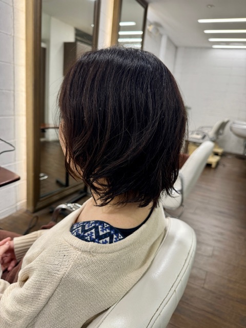 学芸大学 美容室に、Hair Esthe Hi-Deは、あります。学芸大学 美容院に、Hair Esthe Hi-Deはあります。Hair Esthe Hi-Deは目黒区学芸大学駅近くの美容室です。Hair Esthe Hi-Deは、東急東横線沿い駅近くの美容室です。Hair Esthe Hi-Deは、東急東横線沿い駅近くの美容院です。祐天寺美容室近くにも、Hair Esthe Hi-Deはあります。祐天寺美容院近くにも、Hair Esthe Hi-Deはあります。Hair Esthe Hi-Deは目黒区学芸大学駅近くの美容院です。Hair Esthe Hi-Deは目黒区学芸大学駅近くの美容室です。Hair Esthe Hi-Deは髪にやさしく、が綺麗に艶髪になります。Hair Esthe Hi-Deカットがとても上手いです。Hair Esthe Hi-Deは、オシャレです。学芸大　美容院　Hair Esthe Hi-Deは、とても人気があります。学芸大　美容室　Hair Esthe Hi-Deは、40代50代女性に人気があります。得にボブやショートスタイルが得意で、スタイルがより立体的になります。なので立体感カットが、お客様に人気です。切りっぱなしボブカやマッシュショートも得意です。なのでショートカットも得意です。もちろんボブカットも得意です。カラーも評判よく、ニューアマトラカラーがお客様に高評価です。オーガニックなヘアカラー　香草カラー色葉も人気です。ヘアマニキュアも保湿があり好評です。40代大人女性のお客様が多いです。40代ボブや40代ショートも得意です。50代大人女性も多いです脱白髪染めハイライトカラーも好評です。60代大人女性も多いですパーマもとても上手く、　クリープパーマがお客様に高評価クリープパーマしながら、髪は綺麗になります。Hair Esthe Hi-Deは、オープンした2003年からヘッドスパ「クリームバスヘアエステ」を提供しています。ヘッドスパ「クリームバスヘアエステ」は、頭皮の汚れを落とし且つ頭皮の保湿効果もあり髪に栄養を与え、艶々になります。プレミアム髪質改善トリートメントも大好評です。