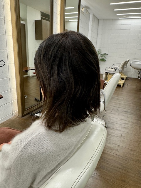 学芸大学 美容室に、Hair Esthe Hi-Deは、あります。学芸大学 美容院に、Hair Esthe Hi-Deはあります。Hair Esthe Hi-Deは目黒区学芸大学駅近くの美容室です。Hair Esthe Hi-Deは、東急東横線沿い駅近くの美容室です。Hair Esthe Hi-Deは、東急東横線沿い駅近くの美容院です。祐天寺美容室近くにも、Hair Esthe Hi-Deはあります。祐天寺美容院近くにも、Hair Esthe Hi-Deはあります。Hair Esthe Hi-Deは目黒区学芸大学駅近くの美容院です。Hair Esthe Hi-Deは目黒区学芸大学駅近くの美容室です。Hair Esthe Hi-Deは髪にやさしく、が綺麗に艶髪になります。Hair Esthe Hi-Deカットがとても上手いです。Hair Esthe Hi-Deは、オシャレです。学芸大　美容院　Hair Esthe Hi-Deは、とても人気があります。学芸大　美容室　Hair Esthe Hi-Deは、40代50代女性に人気があります。得にボブやショートスタイルが得意で、スタイルがより立体的になります。なので立体感カットが、お客様に人気です。切りっぱなしボブカやマッシュショートも得意です。なのでショートカットも得意です。もちろんボブカットも得意です。カラーも評判よく、ニューアマトラカラーがお客様に高評価です。オーガニックなヘアカラー　香草カラー色葉も人気です。ヘアマニキュアも保湿があり好評です。40代大人女性のお客様が多いです。40代ボブや40代ショートも得意です。50代大人女性も多いです脱白髪染めハイライトカラーも好評です。60代大人女性も多いですパーマもとても上手く、　クリープパーマがお客様に高評価クリープパーマしながら、髪は綺麗になります。Hair Esthe Hi-Deは、オープンした2003年からヘッドスパ「クリームバスヘアエステ」を提供しています。ヘッドスパ「クリームバスヘアエステ」は、頭皮の汚れを落とし且つ頭皮の保湿効果もあり髪に栄養を与え、艶々になります。プレミアム髪質改善トリートメントも大好評です。