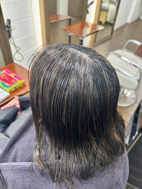 学芸大学 美容室に、Hair Esthe Hi-Deは、あります。学芸大学 美容院に、Hair Esthe Hi-Deはあります。Hair Esthe Hi-Deは目黒区学芸大学駅近くの美容室です。Hair Esthe Hi-Deは、東急東横線沿い駅近くの美容室です。Hair Esthe Hi-Deは、東急東横線沿い駅近くの美容院です。祐天寺美容室近くにも、Hair Esthe Hi-Deはあります。祐天寺美容院近くにも、Hair Esthe Hi-Deはあります。Hair Esthe Hi-Deは目黒区学芸大学駅近くの美容院です。Hair Esthe Hi-Deは目黒区学芸大学駅近くの美容室です。Hair Esthe Hi-Deは髪にやさしく、が綺麗に艶髪になります。Hair Esthe Hi-Deカットがとても上手いです。Hair Esthe Hi-Deは、オシャレです。学芸大　美容院　Hair Esthe Hi-Deは、とても人気があります。学芸大　美容室　Hair Esthe Hi-Deは、40代50代女性に人気があります。得にボブやショートスタイルが得意で、スタイルがより立体的になります。なので立体感カットが、お客様に人気です。切りっぱなしボブカやマッシュショートも得意です。なのでショートカットも得意です。もちろんボブカットも得意です。カラーも評判よく、ニューアマトラカラーがお客様に高評価です。オーガニックなヘアカラー　香草カラー色葉も人気です。ヘアマニキュアも保湿があり好評です。40代大人女性のお客様が多いです。40代ボブや40代ショートも得意です。50代大人女性も多いです脱白髪染めハイライトカラーも好評です。60代大人女性も多いですパーマもとても上手く、　クリープパーマがお客様に高評価クリープパーマしながら、髪は綺麗になります。Hair Esthe Hi-Deは、オープンした2003年からヘッドスパ「クリームバスヘアエステ」を提供しています。ヘッドスパ「クリームバスヘアエステ」は、頭皮の汚れを落とし且つ頭皮の保湿効果もあり髪に栄養を与え、艶々になります。プレミアム髪質改善トリートメントも大好評です。