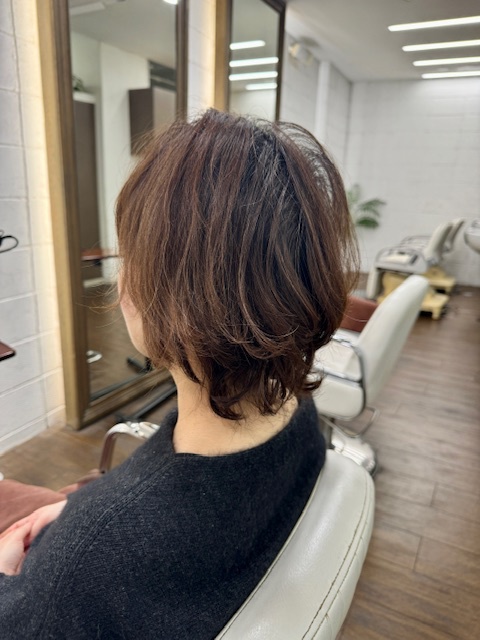 学芸大学 美容室に、Hair Esthe Hi-Deは、あります。学芸大学 美容院に、Hair Esthe Hi-Deはあります。Hair Esthe Hi-Deは目黒区学芸大学駅近くの美容室です。Hair Esthe Hi-Deは、東急東横線沿い駅近くの美容室です。Hair Esthe Hi-Deは、東急東横線沿い駅近くの美容院です。祐天寺美容室近くにも、Hair Esthe Hi-Deはあります。祐天寺美容院近くにも、Hair Esthe Hi-Deはあります。Hair Esthe Hi-Deは目黒区学芸大学駅近くの美容院です。Hair Esthe Hi-Deは目黒区学芸大学駅近くの美容室です。Hair Esthe Hi-Deは髪にやさしく、が綺麗に艶髪になります。Hair Esthe Hi-Deカットがとても上手いです。Hair Esthe Hi-Deは、オシャレです。学芸大　美容院　Hair Esthe Hi-Deは、とても人気があります。学芸大　美容室　Hair Esthe Hi-Deは、40代50代女性に人気があります。得にボブやショートスタイルが得意で、スタイルがより立体的になります。なので立体感カットが、お客様に人気です。切りっぱなしボブカやマッシュショートも得意です。なのでショートカットも得意です。もちろんボブカットも得意です。カラーも評判よく、ニューアマトラカラーがお客様に高評価です。オーガニックなヘアカラー　香草カラー色葉も人気です。ヘアマニキュアも保湿があり好評です。40代大人女性のお客様が多いです。40代ボブや40代ショートも得意です。50代大人女性も多いです脱白髪染めハイライトカラーも好評です。60代大人女性も多いですパーマもとても上手く、　クリープパーマがお客様に高評価クリープパーマしながら、髪は綺麗になります。Hair Esthe Hi-Deは、オープンした2003年からヘッドスパ「クリームバスヘアエステ」を提供しています。ヘッドスパ「クリームバスヘアエステ」は、頭皮の汚れを落とし且つ頭皮の保湿効果もあり髪に栄養を与え、艶々になります。プレミアム髪質改善トリートメントも大好評です。