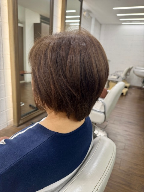 学芸大学 美容室に、Hair Esthe Hi-Deは、あります。学芸大学 美容院に、Hair Esthe Hi-Deはあります。Hair Esthe Hi-Deは目黒区学芸大学駅近くの美容室です。Hair Esthe Hi-Deは、東急東横線沿い駅近くの美容室です。Hair Esthe Hi-Deは、東急東横線沿い駅近くの美容院です。祐天寺美容室近くにも、Hair Esthe Hi-Deはあります。祐天寺美容院近くにも、Hair Esthe Hi-Deはあります。Hair Esthe Hi-Deは目黒区学芸大学駅近くの美容院です。Hair Esthe Hi-Deは目黒区学芸大学駅近くの美容室です。Hair Esthe Hi-Deは髪にやさしく、が綺麗に艶髪になります。Hair Esthe Hi-Deカットがとても上手いです。Hair Esthe Hi-Deは、オシャレです。学芸大　美容院　Hair Esthe Hi-Deは、とても人気があります。学芸大　美容室　Hair Esthe Hi-Deは、40代50代女性に人気があります。得にボブやショートスタイルが得意で、スタイルがより立体的になります。なので立体感カットが、お客様に人気です。切りっぱなしボブカやマッシュショートも得意です。なのでショートカットも得意です。もちろんボブカットも得意です。カラーも評判よく、ニューアマトラカラーがお客様に高評価です。オーガニックなヘアカラー　香草カラー色葉も人気です。ヘアマニキュアも保湿があり好評です。40代大人女性のお客様が多いです。40代ボブや40代ショートも得意です。50代大人女性も多いです脱白髪染めハイライトカラーも好評です。60代大人女性も多いですパーマもとても上手く、　クリープパーマがお客様に高評価クリープパーマしながら、髪は綺麗になります。Hair Esthe Hi-Deは、オープンした2003年からヘッドスパ「クリームバスヘアエステ」を提供しています。ヘッドスパ「クリームバスヘアエステ」は、頭皮の汚れを落とし且つ頭皮の保湿効果もあり髪に栄養を与え、艶々になります。プレミアム髪質改善トリートメントも大好評です。