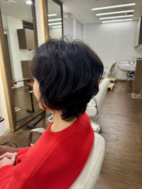 学芸大学 美容室に、Hair Esthe Hi-Deは、あります。学芸大学 美容院に、Hair Esthe Hi-Deはあります。Hair Esthe Hi-Deは目黒区学芸大学駅近くの美容室です。Hair Esthe Hi-Deは、東急東横線沿い駅近くの美容室です。Hair Esthe Hi-Deは、東急東横線沿い駅近くの美容院です。祐天寺美容室近くにも、Hair Esthe Hi-Deはあります。祐天寺美容院近くにも、Hair Esthe Hi-Deはあります。Hair Esthe Hi-Deは目黒区学芸大学駅近くの美容院です。Hair Esthe Hi-Deは目黒区学芸大学駅近くの美容室です。Hair Esthe Hi-Deは髪にやさしく、が綺麗に艶髪になります。Hair Esthe Hi-Deカットがとても上手いです。Hair Esthe Hi-Deは、オシャレです。学芸大　美容院　Hair Esthe Hi-Deは、とても人気があります。学芸大　美容室　Hair Esthe Hi-Deは、40代50代女性に人気があります。得にボブやショートスタイルが得意で、スタイルがより立体的になります。なので立体感カットが、お客様に人気です。切りっぱなしボブカやマッシュショートも得意です。なのでショートカットも得意です。もちろんボブカットも得意です。カラーも評判よく、ニューアマトラカラーがお客様に高評価です。オーガニックなヘアカラー　香草カラー色葉も人気です。ヘアマニキュアも保湿があり好評です。40代大人女性のお客様が多いです。40代ボブや40代ショートも得意です。50代大人女性も多いです脱白髪染めハイライトカラーも好評です。60代大人女性も多いですパーマもとても上手く、　クリープパーマがお客様に高評価クリープパーマしながら、髪は綺麗になります。Hair Esthe Hi-Deは、オープンした2003年からヘッドスパ「クリームバスヘアエステ」を提供しています。ヘッドスパ「クリームバスヘアエステ」は、頭皮の汚れを落とし且つ頭皮の保湿効果もあり髪に栄養を与え、艶々になります。プレミアム髪質改善トリートメントも大好評です。