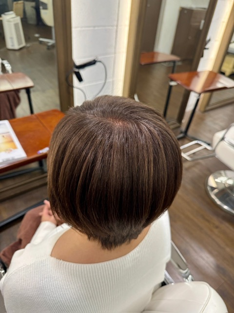 学芸大学 美容室に、Hair Esthe Hi-Deは、あります。学芸大学 美容院に、Hair Esthe Hi-Deはあります。Hair Esthe Hi-Deは目黒区学芸大学駅近くの美容室です。Hair Esthe Hi-Deは、東急東横線沿い駅近くの美容室です。Hair Esthe Hi-Deは、東急東横線沿い駅近くの美容院です。祐天寺美容室近くにも、Hair Esthe Hi-Deはあります。祐天寺美容院近くにも、Hair Esthe Hi-Deはあります。Hair Esthe Hi-Deは目黒区学芸大学駅近くの美容院です。Hair Esthe Hi-Deは目黒区学芸大学駅近くの美容室です。Hair Esthe Hi-Deは髪にやさしく、が綺麗に艶髪になります。Hair Esthe Hi-Deカットがとても上手いです。Hair Esthe Hi-Deは、オシャレです。学芸大　美容院　Hair Esthe Hi-Deは、とても人気があります。学芸大　美容室　Hair Esthe Hi-Deは、40代50代女性に人気があります。得にボブやショートスタイルが得意で、スタイルがより立体的になります。なので立体感カットが、お客様に人気です。切りっぱなしボブカやマッシュショートも得意です。なのでショートカットも得意です。もちろんボブカットも得意です。カラーも評判よく、ニューアマトラカラーがお客様に高評価です。オーガニックなヘアカラー　香草カラー色葉も人気です。ヘアマニキュアも保湿があり好評です。40代大人女性のお客様が多いです。40代ボブや40代ショートも得意です。50代大人女性も多いです脱白髪染めハイライトカラーも好評です。60代大人女性も多いですパーマもとても上手く、　クリープパーマがお客様に高評価クリープパーマしながら、髪は綺麗になります。Hair Esthe Hi-Deは、オープンした2003年からヘッドスパ「クリームバスヘアエステ」を提供しています。ヘッドスパ「クリームバスヘアエステ」は、頭皮の汚れを落とし且つ頭皮の保湿効果もあり髪に栄養を与え、艶々になります。プレミアム髪質改善トリートメントも大好評です。