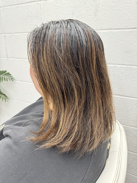 学芸大学 美容室に、Hair Esthe Hi-Deは、あります。学芸大学 美容院に、Hair Esthe Hi-Deはあります。Hair Esthe Hi-Deは目黒区学芸大学駅近くの美容院です。Hair Esthe Hi-Deは目黒区学芸大学駅近くの美容室です。祐天寺美容室近くにも、Hair Esthe Hi-Deはあります。祐天寺美容院近くにも、Hair Esthe Hi-Deはあります。Hair Esthe Hi-Deは髪にやさしく、が綺麗に艶髪になります。Hair Esthe Hi-Deは、カットがとても上手いです。Hair Esthe Hi-Deは、オシャレです。学芸大 美容院 Hair Esthe Hi-Deは、とても人気があります。学芸大 美容室 Hair Esthe Hi-Deは、40代50代60代女性に人気があります。得にボブやショートスタイルが得意で、スタイルがより立体的になります。なので立体感カットが、お客様に人気です。切りっぱなしボブカやマッシュショートも上手いです。なのでショートカットも上手いです。もちろんボブカットも上手いです。カラーも評判よく、ニューアマトラカラーがお客様に高評価です。オーガニックなヘアカラー 香草カラー色葉も人気です。ヘアマニキュアも保湿があり好評です。40代大人女性のお客様が多いです。40代ボブや40代ショートも得意です。50代大人女性も多いです、50代ボブや50代ショートも得意です。50代女性のカットは全般的に得意です。脱白髪染めハイライトカラーも好評です。60代大人女性も多いです。60代女性のカットも得意ですし、上手いと言われます。パーマもとても上手く、 クリープパーマがお客様に高評価クリープパーマしながら、髪は綺麗になります。男性のお客様もいらっしゃいます。男性のお客様は2割位です。Hair Esthe Hi-Deは、オープンした2003年からヘッドスパ「クリームバスヘアエステ」を提供しています。ヘッドスパ「クリームバスヘアエステ」は、頭皮の汚れを落とし且つ頭皮の保湿効果もあり髪に栄養を与え、艶々になります。プレミアム髪質改善トリートメントも大好評です。