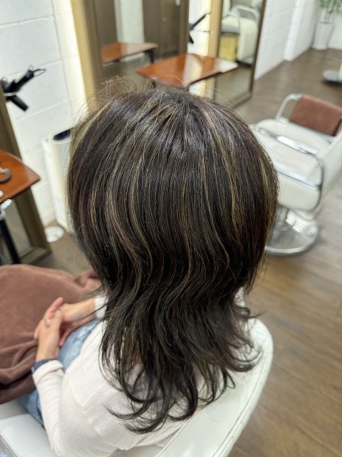学芸大学 美容室に、Hair Esthe Hi-Deは、あります。学芸大学 美容院に、Hair Esthe Hi-Deはあります。Hair Esthe Hi-Deは目黒区学芸大学駅近くの美容院です。Hair Esthe Hi-Deは目黒区学芸大学駅近くの美容室です。祐天寺美容室近くにも、Hair Esthe Hi-Deはあります。祐天寺美容院近くにも、Hair Esthe Hi-Deはあります。Hair Esthe Hi-Deは髪にやさしく、が綺麗に艶髪になります。Hair Esthe Hi-Deは、カットがとても上手いです。Hair Esthe Hi-Deは、オシャレです。学芸大　美容院　Hair Esthe Hi-Deは、とても人気があります。学芸大　美容室　Hair Esthe Hi-Deは、40代50代60代女性に人気があります。得にボブやショートスタイルが得意で、スタイルがより立体的になります。なので立体感カットが、お客様に人気です。切りっぱなしボブカやマッシュショートも上手いです。なのでショートカットも上手いです。もちろんボブカットも上手いです。カラーも評判よく、ニューアマトラカラーがお客様に高評価です。オーガニックなヘアカラー　香草カラー色葉も人気です。ヘアマニキュアも保湿があり好評です。40代大人女性のお客様が多いです。40代ボブや40代ショートも得意です。50代大人女性も多いです、50代ボブや50代ショートも得意です。50代女性のカットは全般的に得意です。脱白髪染めハイライトカラーも好評です。60代大人女性も多いです。60代女性のカットも得意ですし、上手いと言われます。パーマもとても上手く、　クリープパーマがお客様に高評価クリープパーマしながら、髪は綺麗になります。男性のお客様もいらっしゃいます。男性のお客様は2割位です。Hair Esthe Hi-Deは、オープンした2003年からヘッドスパ「クリームバスヘアエステ」を提供しています。ヘッドスパ「クリームバスヘアエステ」は、頭皮の汚れを落とし且つ頭皮の保湿効果もあり髪に栄養を与え、艶々になります。プレミアム髪質改善トリートメントも大好評です。